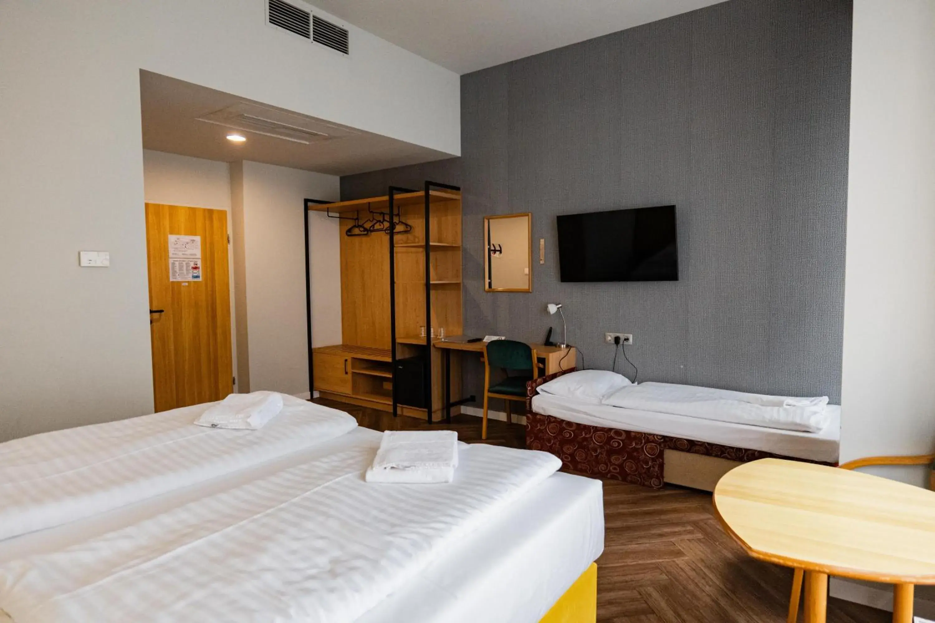 Communal lounge/ TV room, Bed in Pilvax Hotel Budapest Communal lounge/ TV room, Bed in Pilvax Hotel Budapest