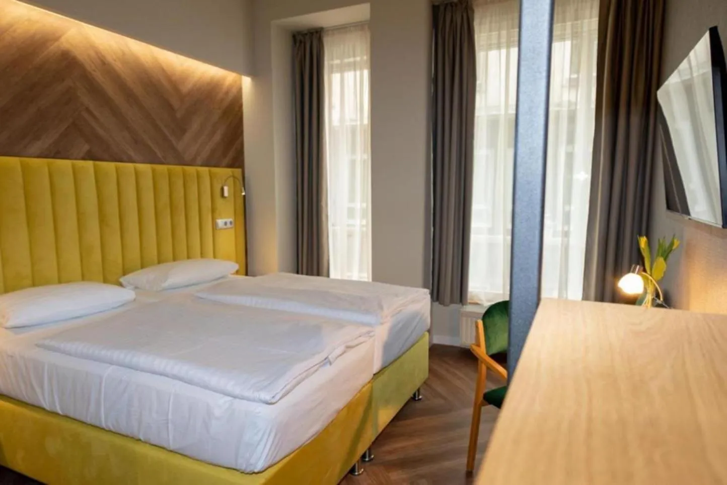 Photo of the whole room, Bed in Pilvax Hotel Budapest