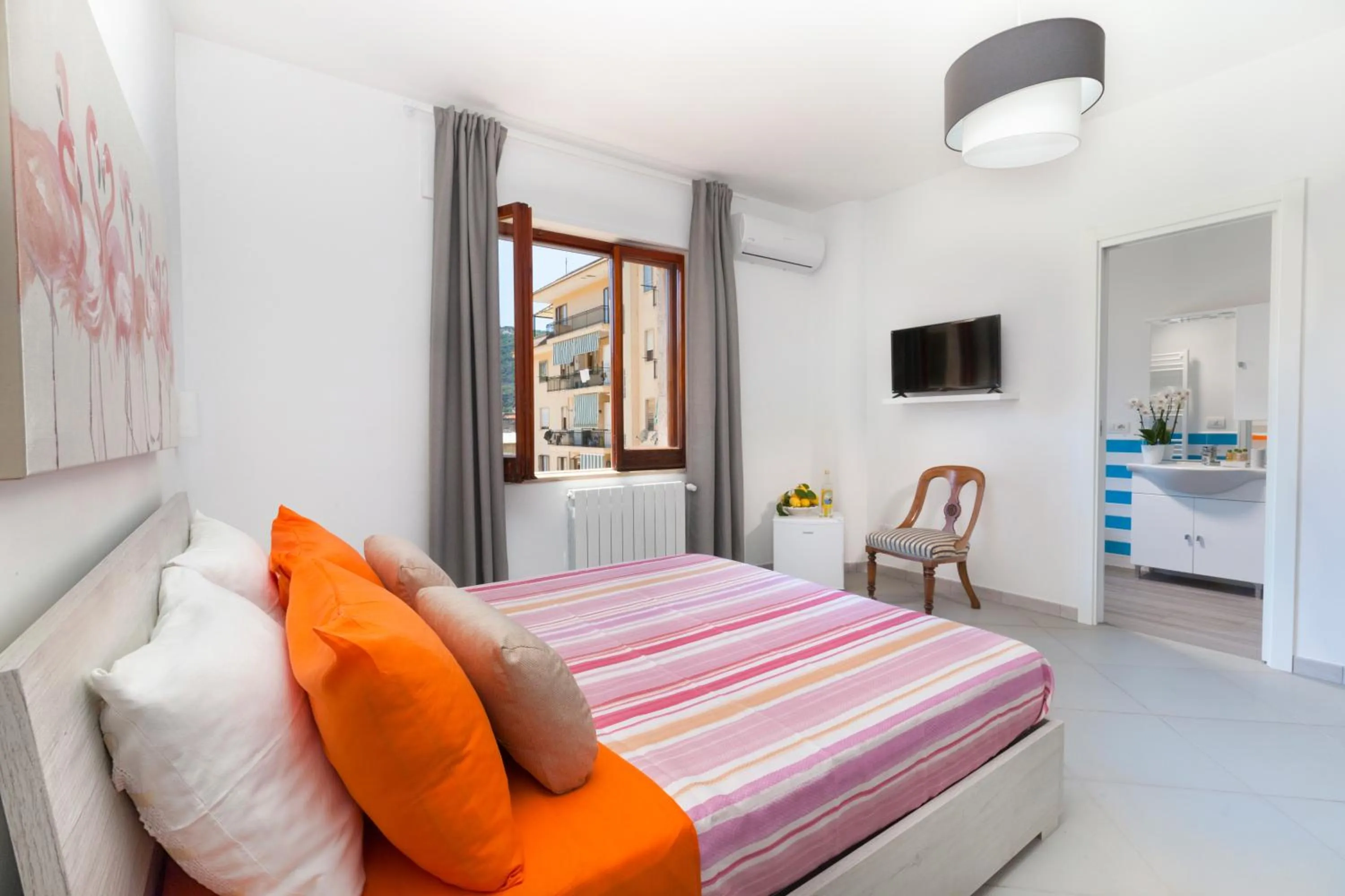 Bedroom, Bed in Estate4home - SOFIA FLORA