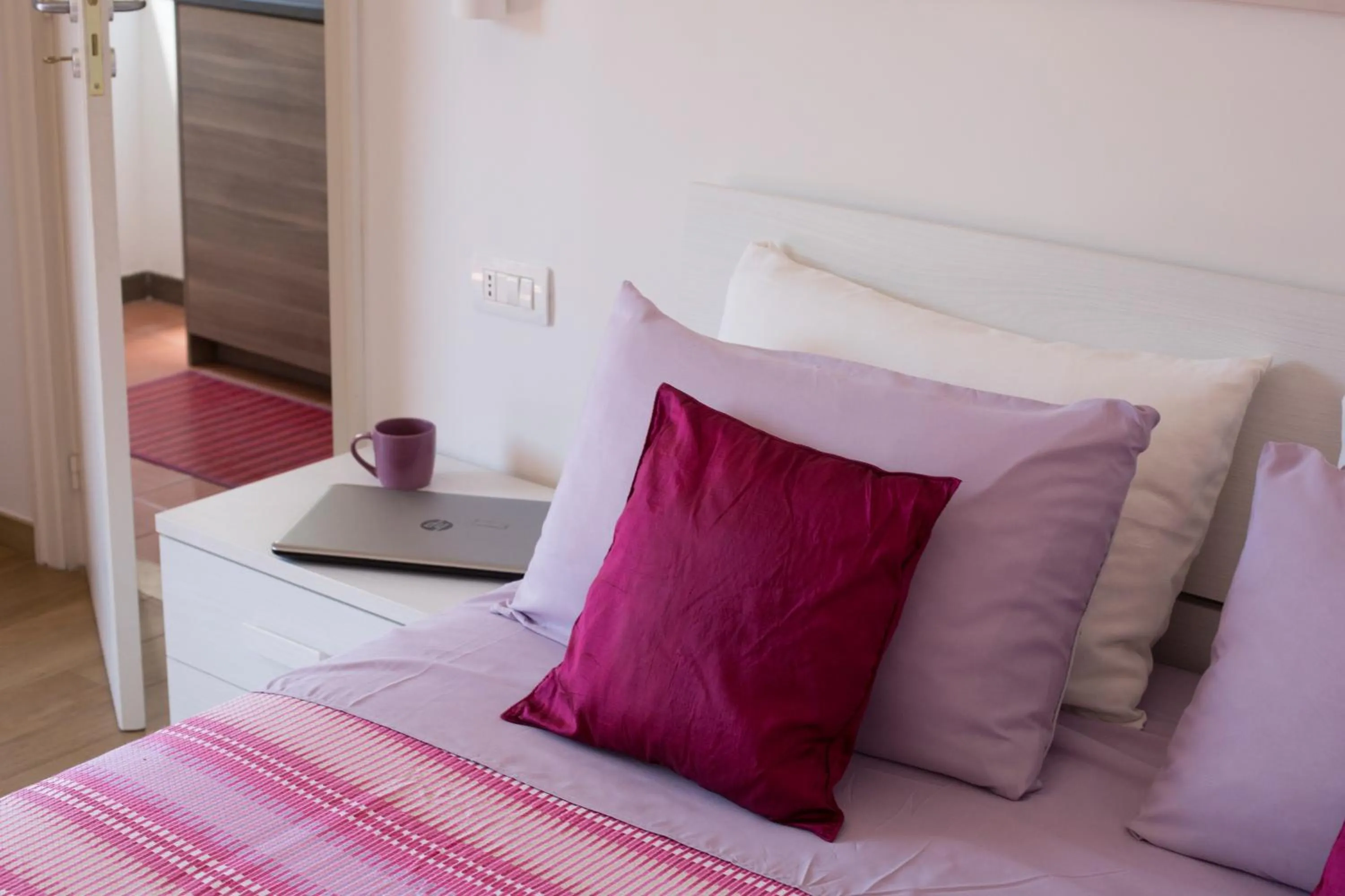 Bedroom, Bed in Estate4home - SOFIA FLORA