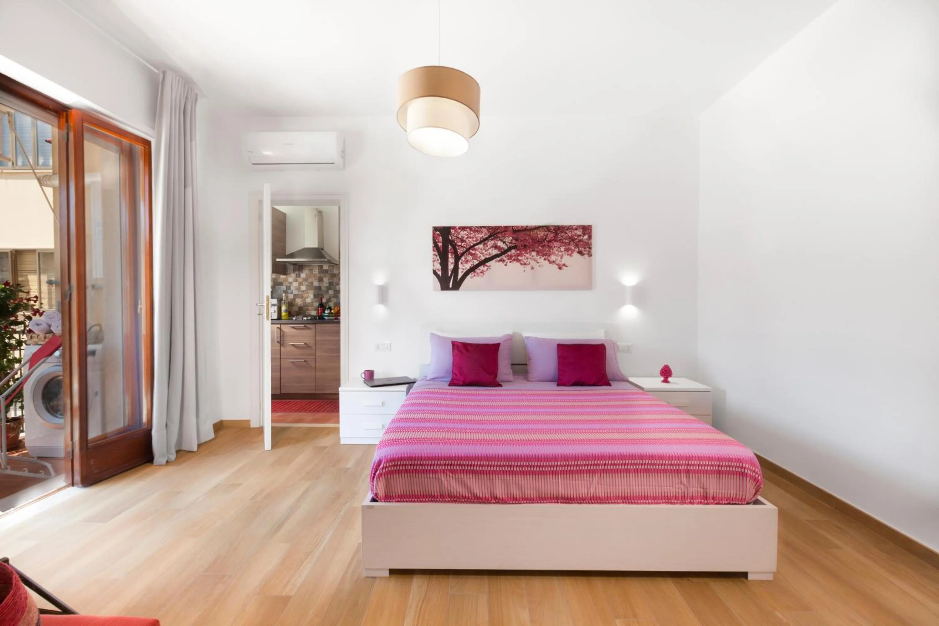 Bedroom, Bed in Estate4home - SOFIA FLORA