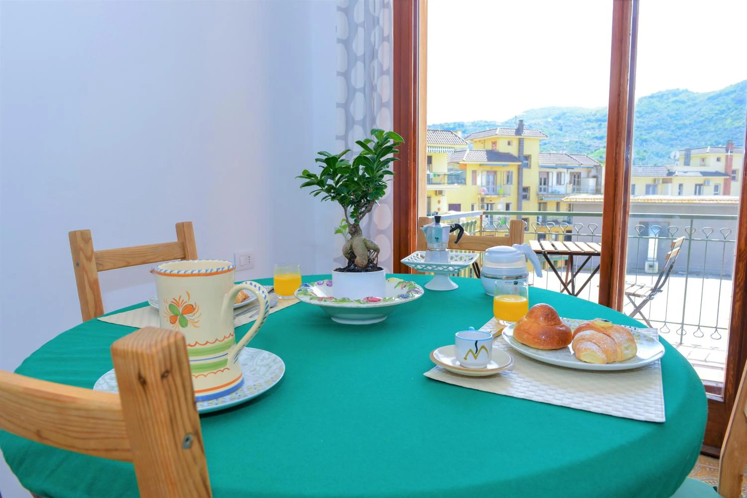 Food and drinks in Estate4home - SOFIA FLORA