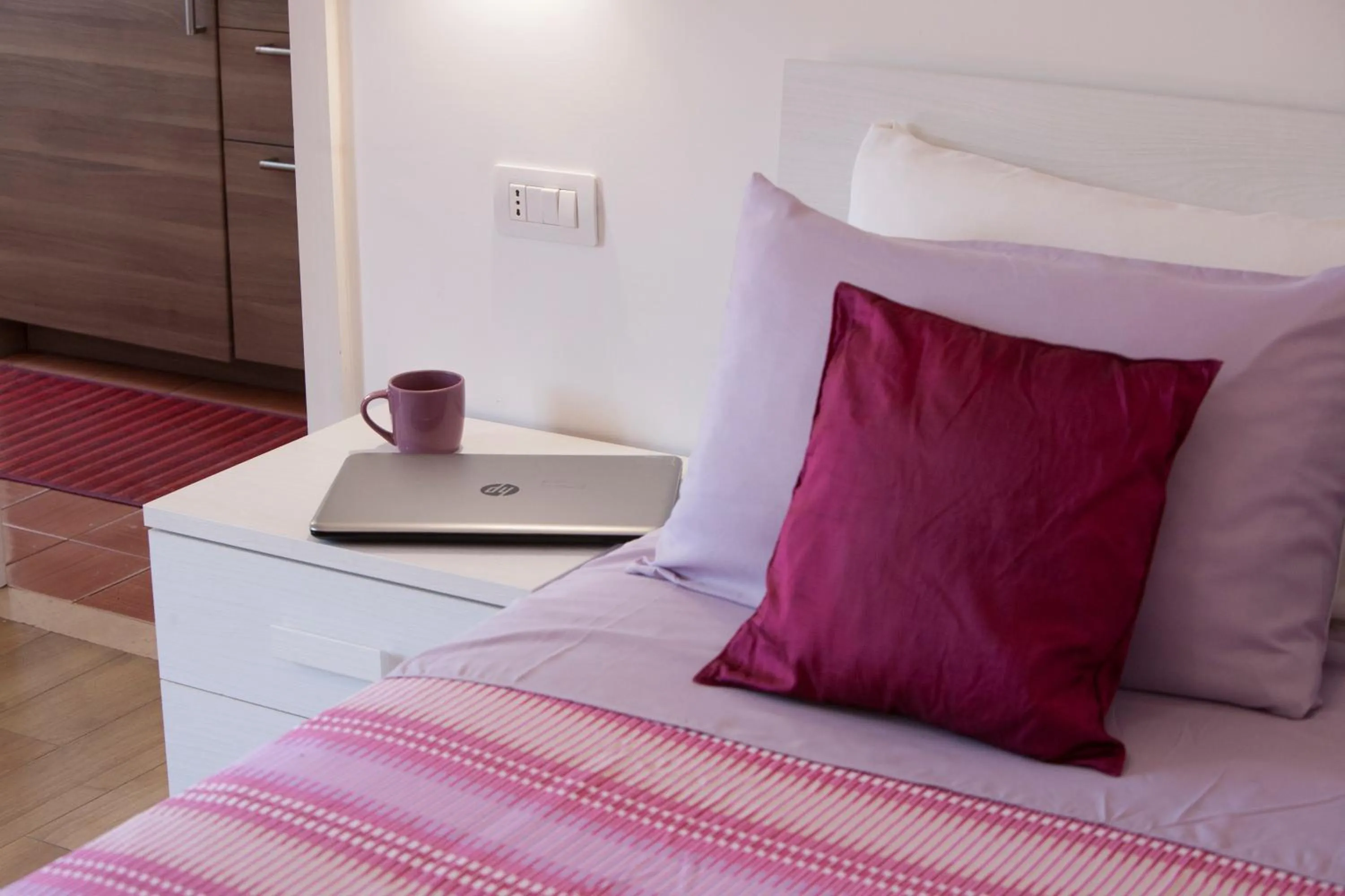 Bedroom, Bed in Estate4home - SOFIA FLORA