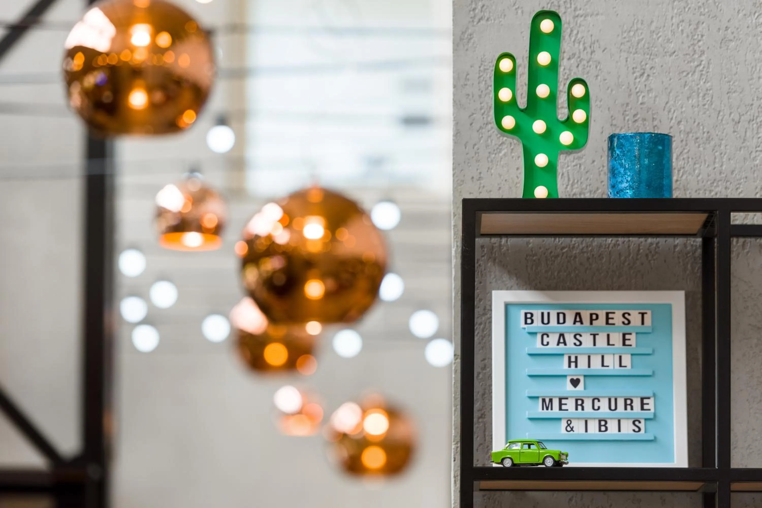 Lounge or bar in Mercure Budapest Castle Hill