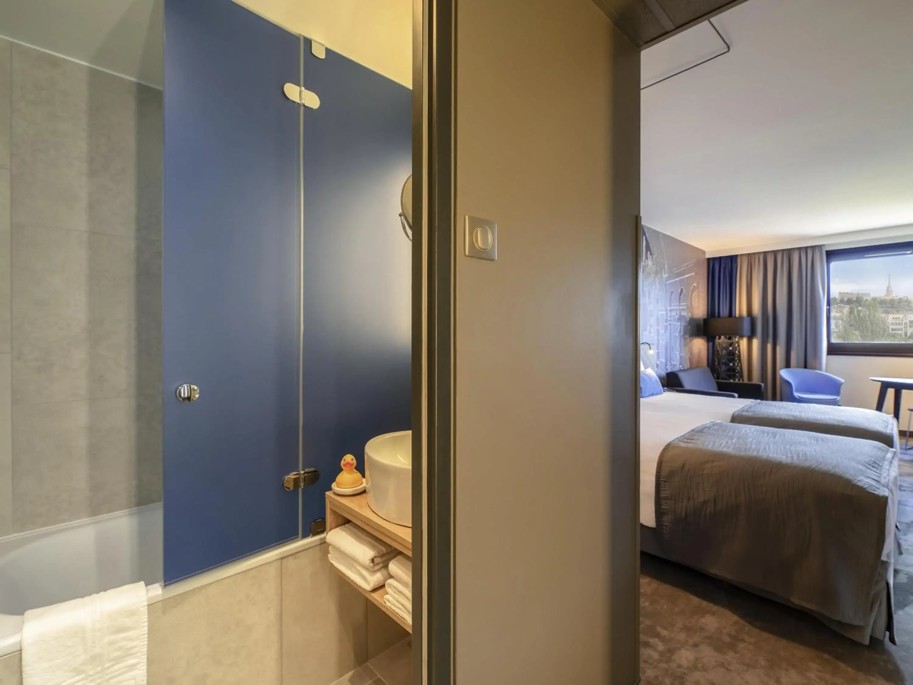 Bedroom, Bed in Mercure Budapest Castle Hill Bedroom, Bed in Mercure Budapest Castle Hill