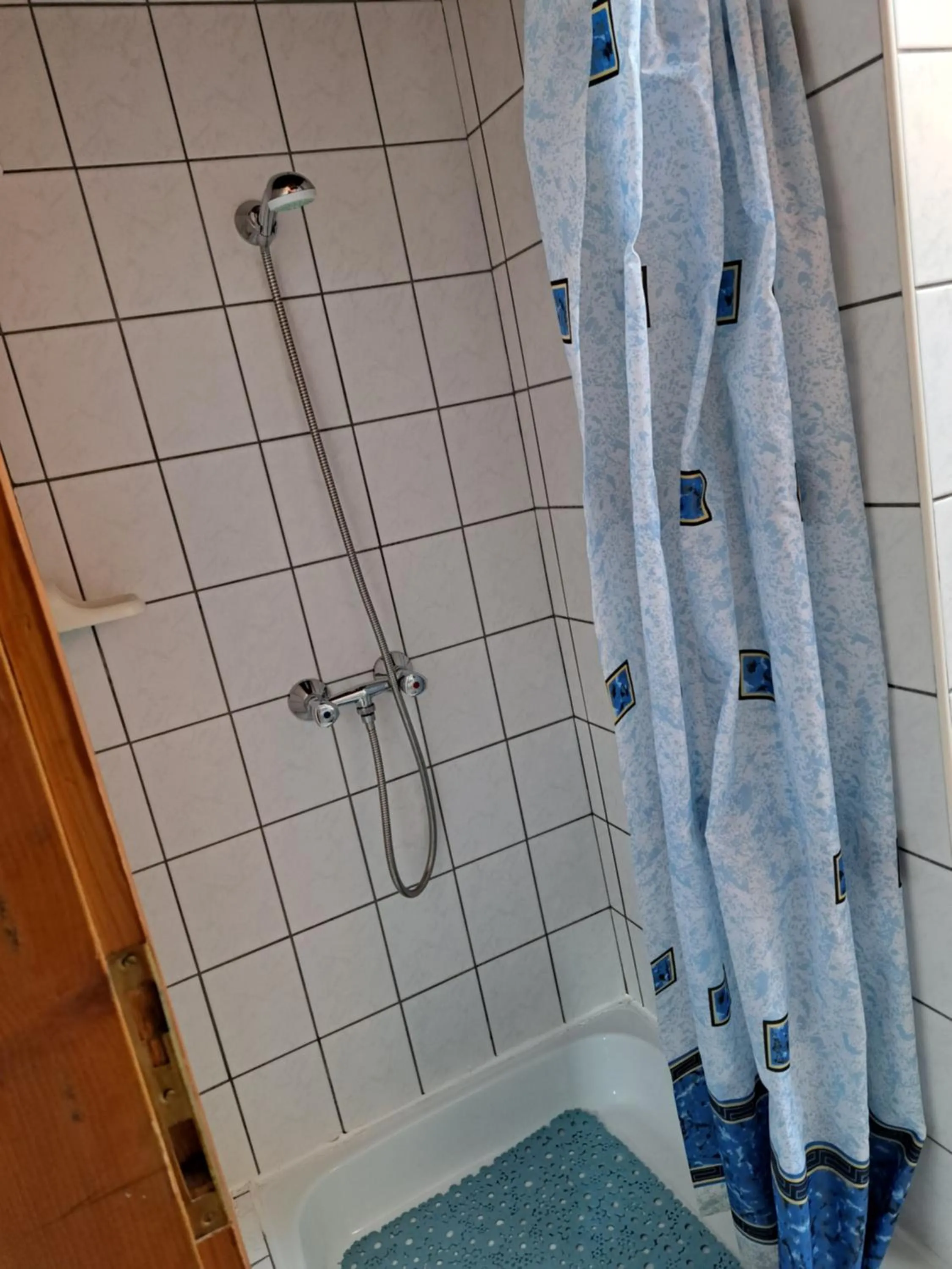 Bathroom in Pink Tulip Apartment House