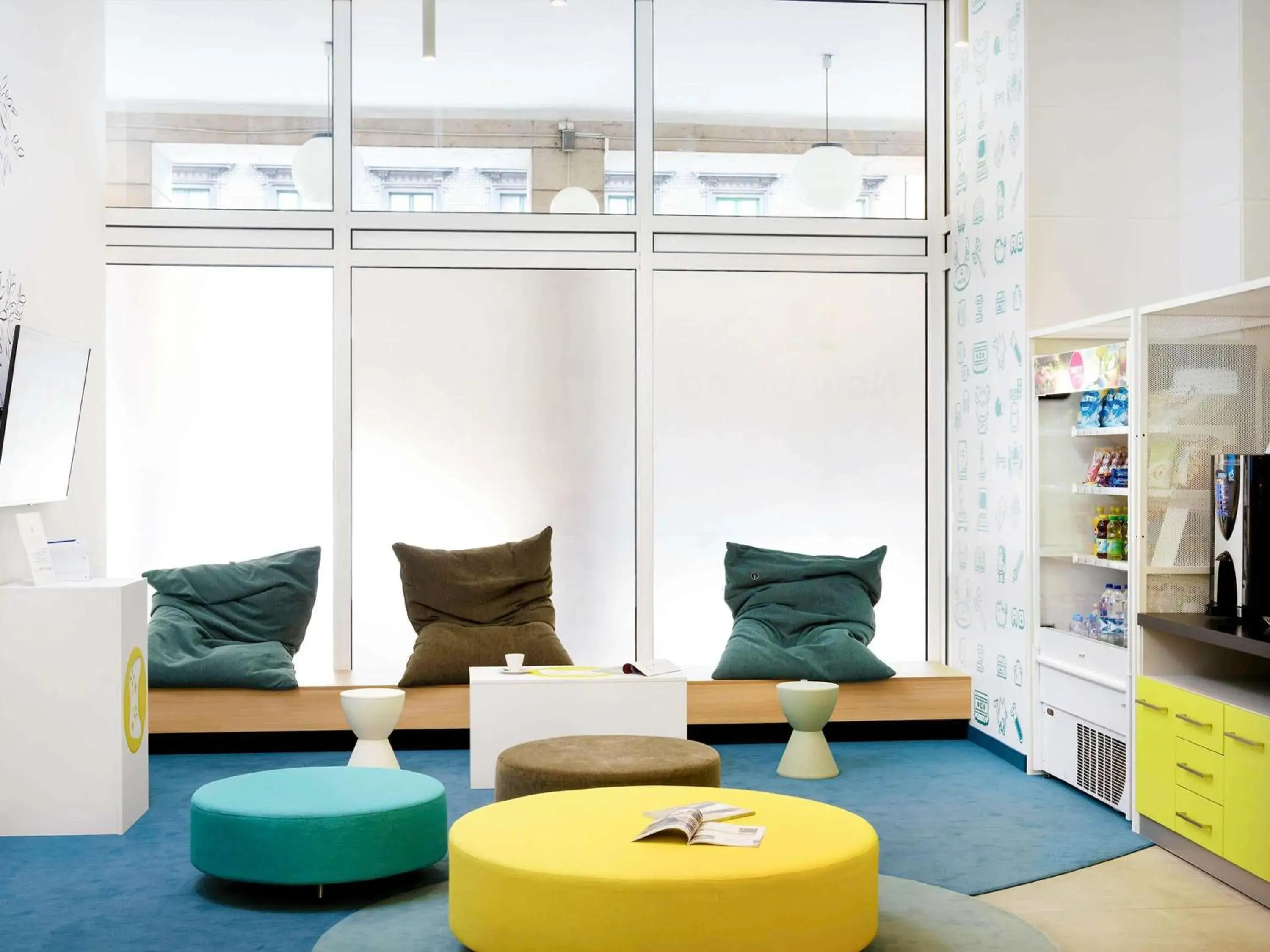 Lounge or bar in Ibis Styles Budapest Center Lounge or bar in Ibis Styles Budapest Center