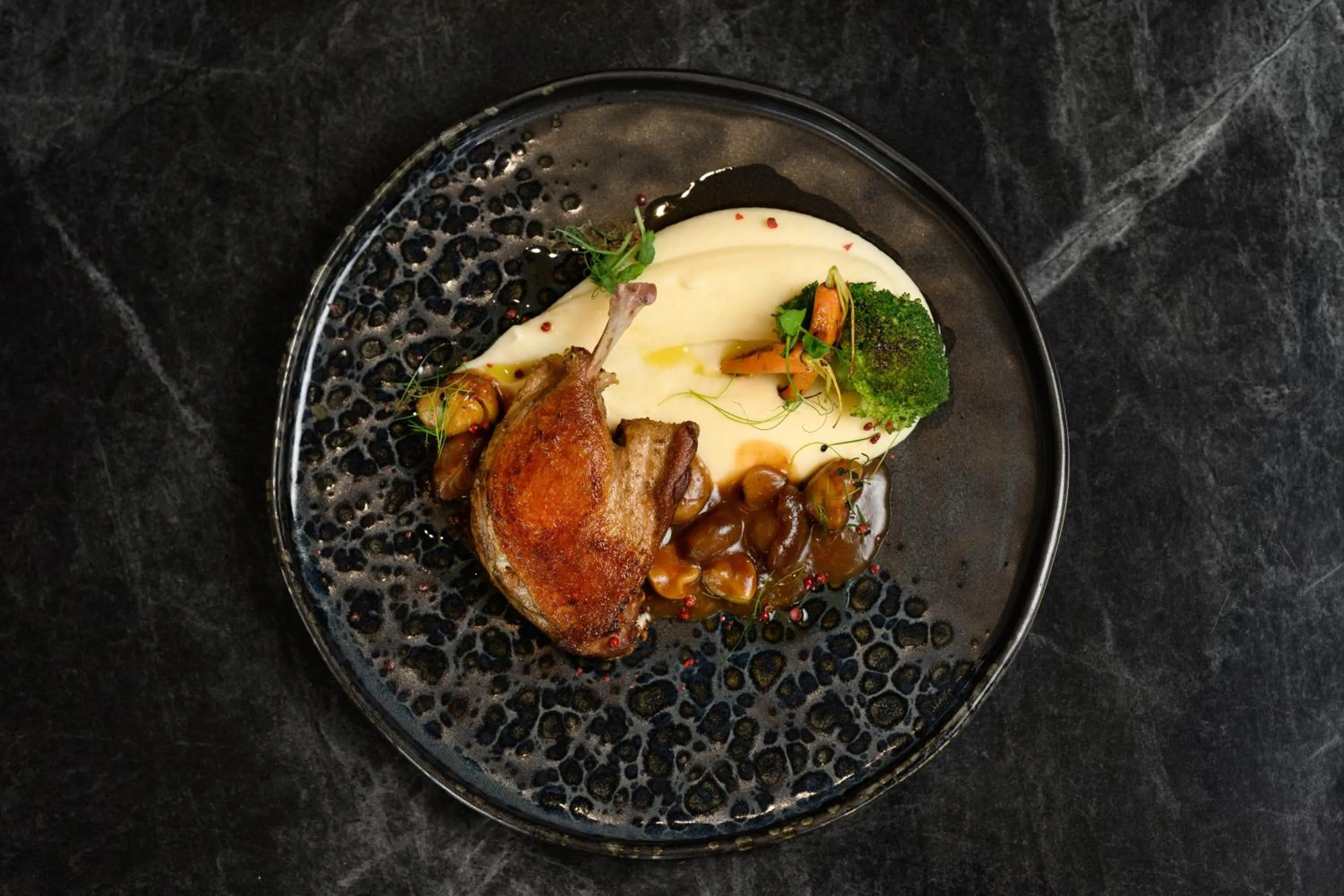 Restaurant/places to eat in Mercure Budapest Korona