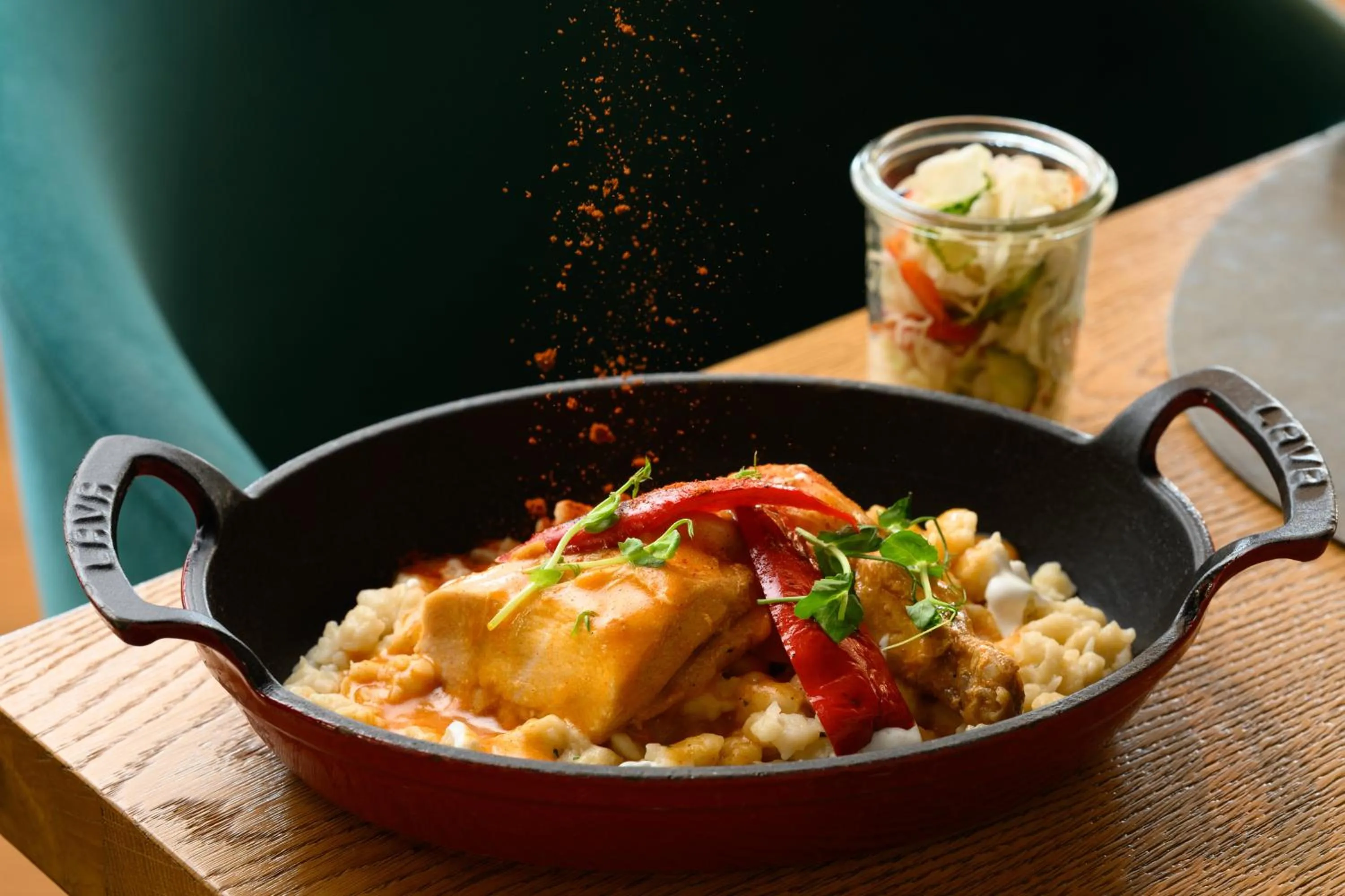 Restaurant/places to eat in Mercure Budapest Korona