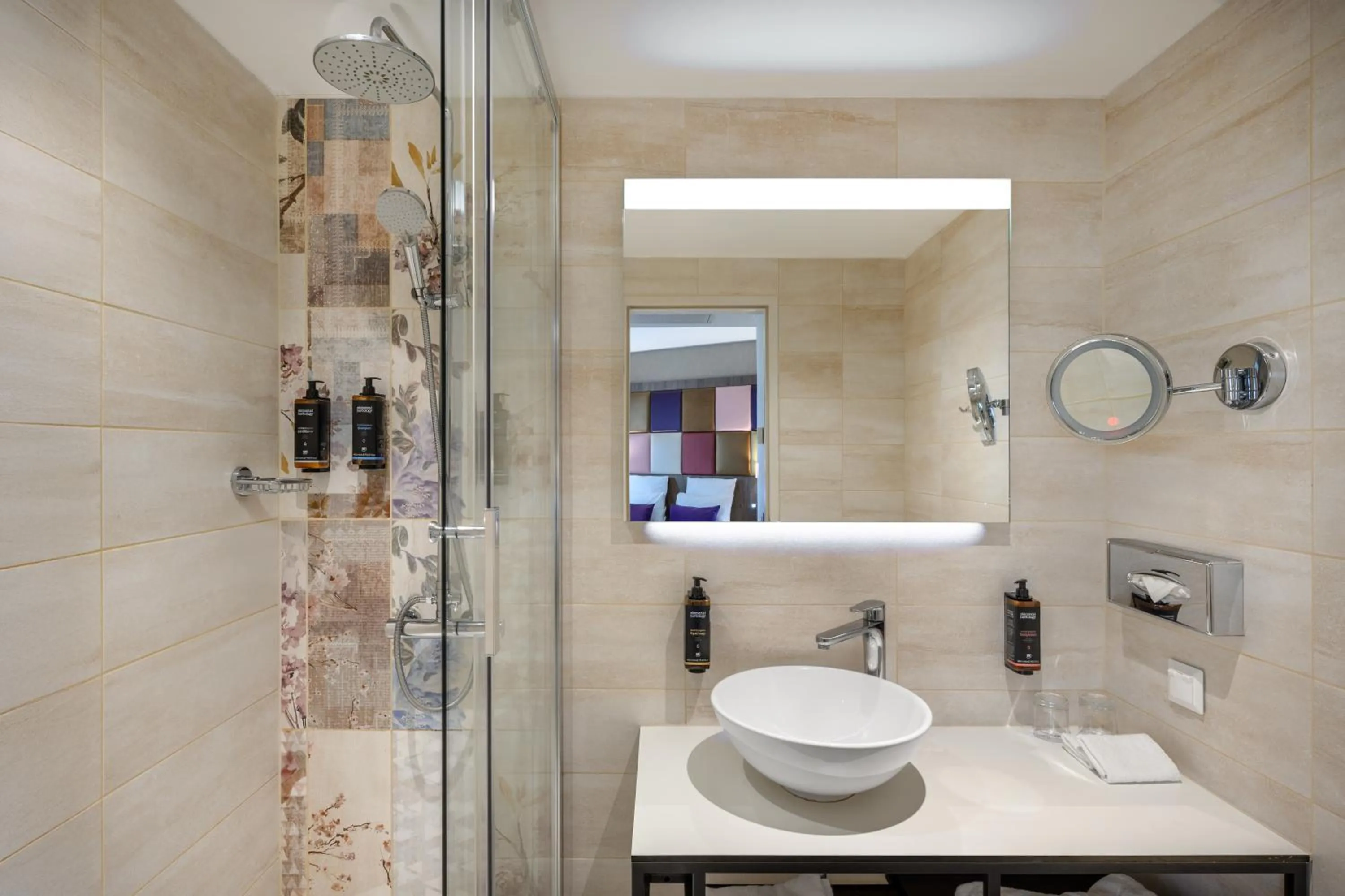 Shower in Mercure Budapest Korona