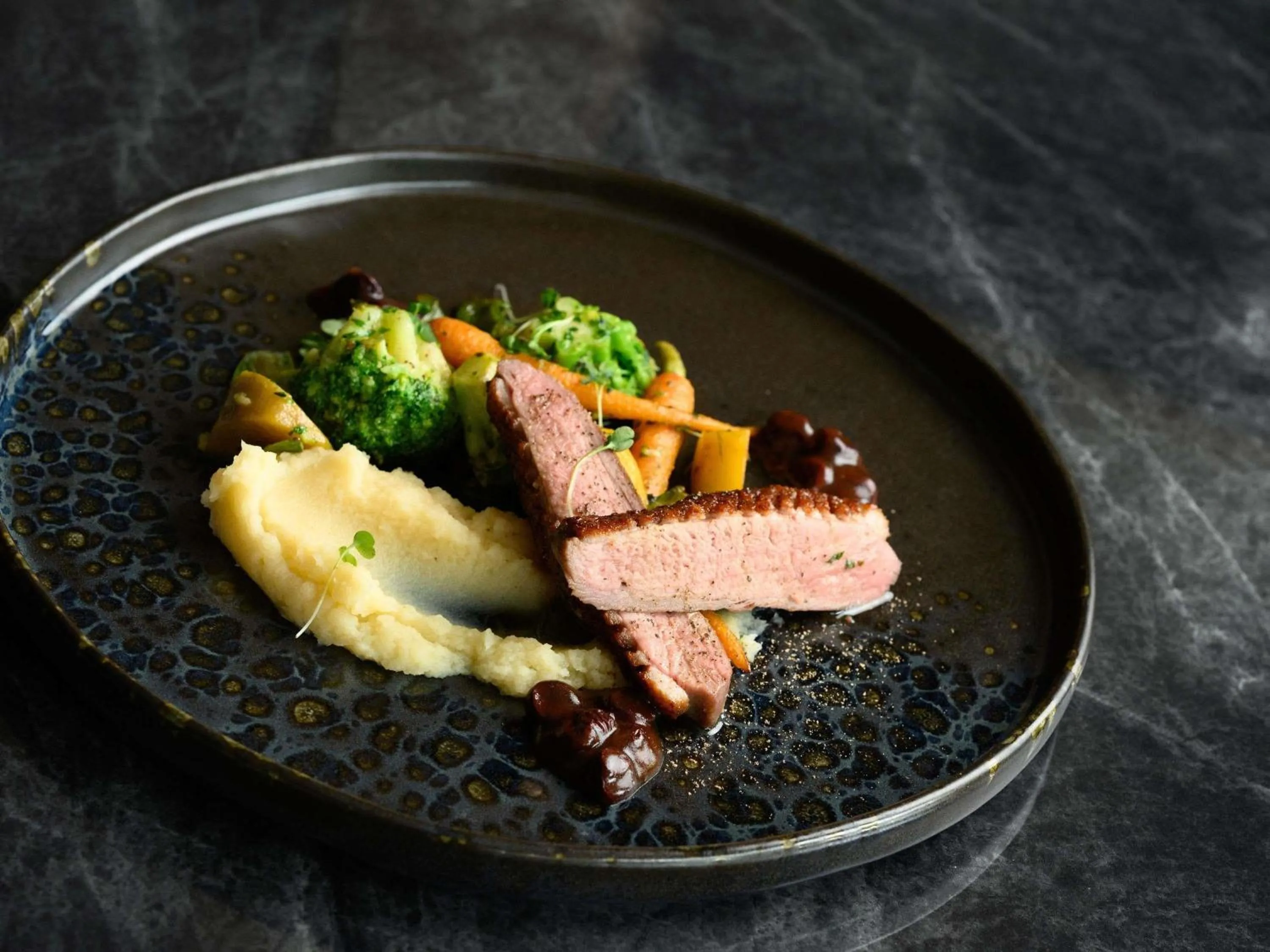 Restaurant/places to eat in Mercure Budapest Korona