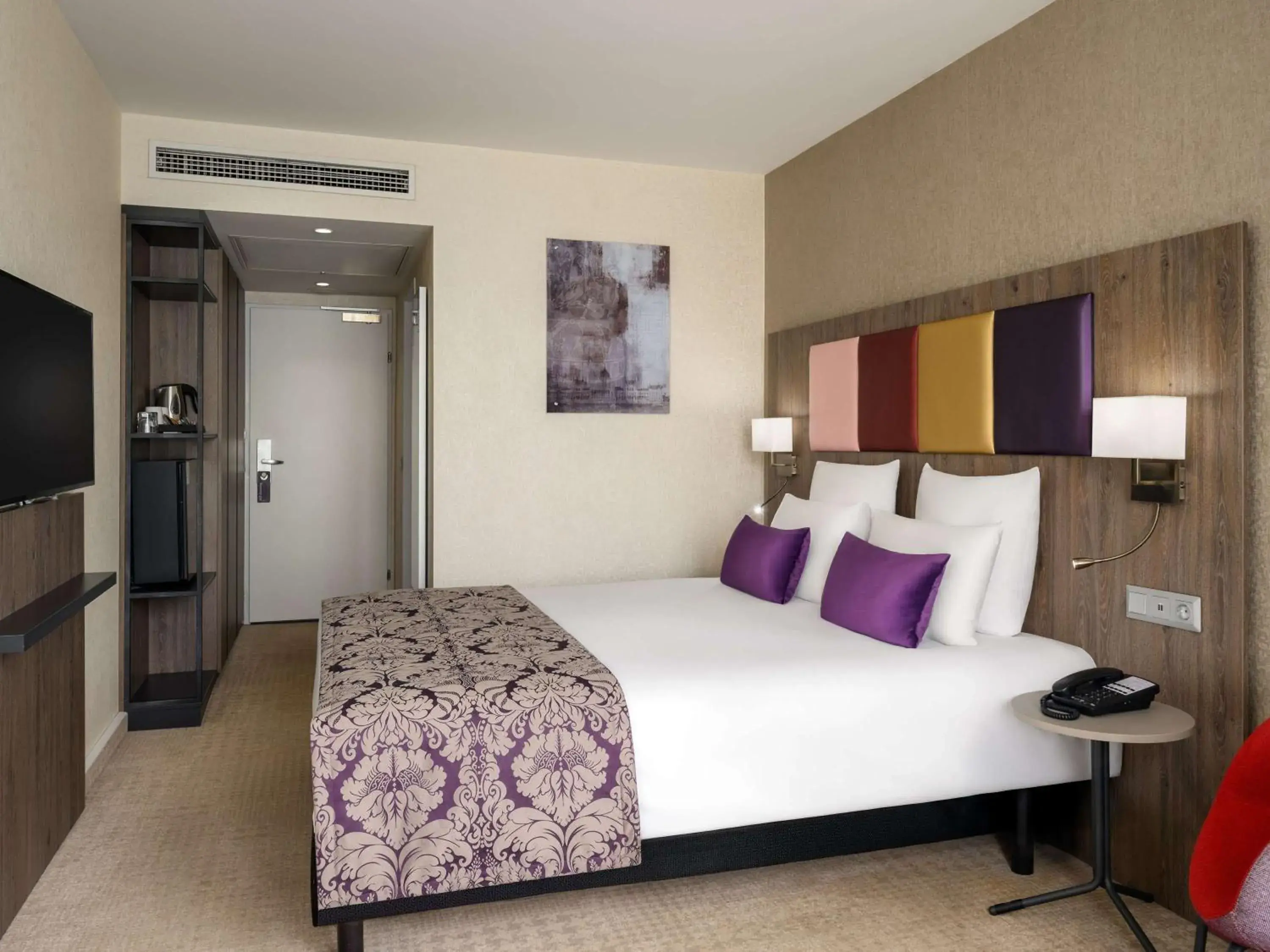 Bedroom, Bed in Mercure Budapest Korona Bedroom, Bed in Mercure Budapest Korona