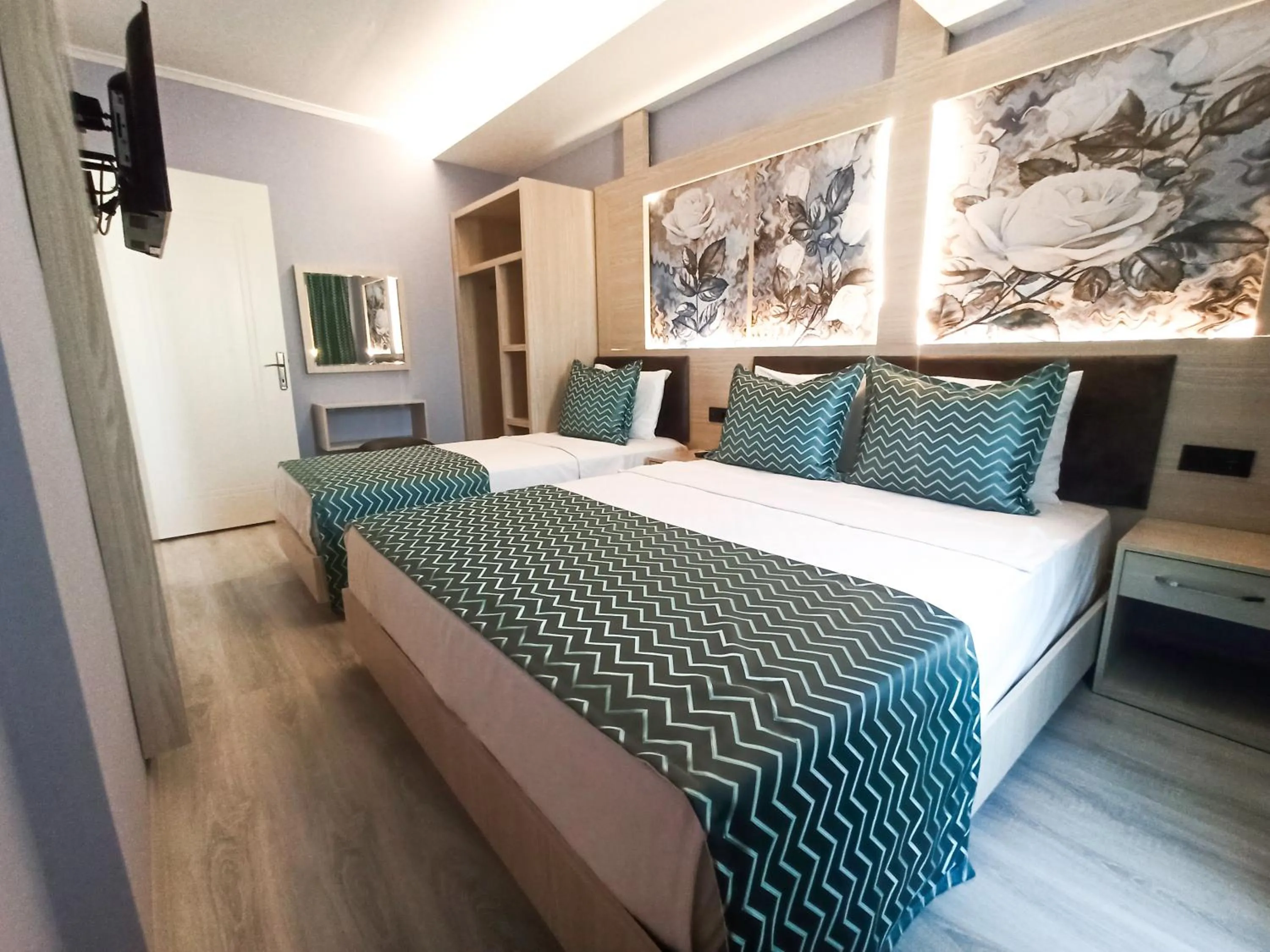 TV and multimedia, Bed in Livaneli Boutique Otel