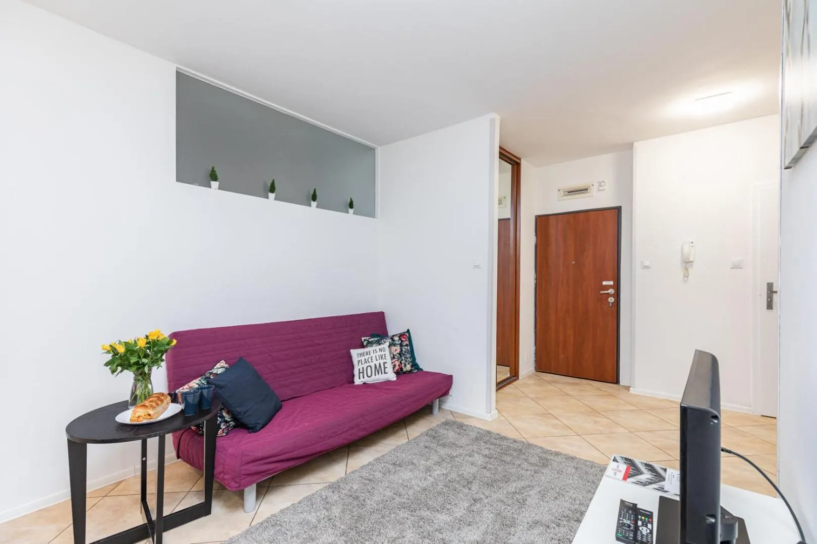 Facade/entrance in SuperApart Chełmska 9 - Blisko Olinek i WFDIF