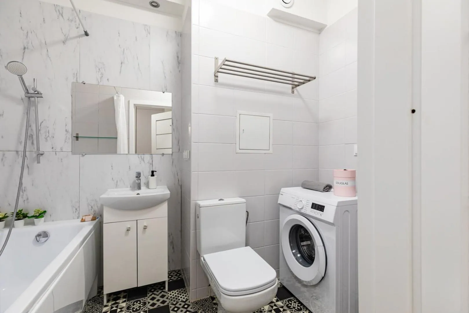 Toilet in SuperApart Chełmska 9 - Blisko Olinek i WFDIF