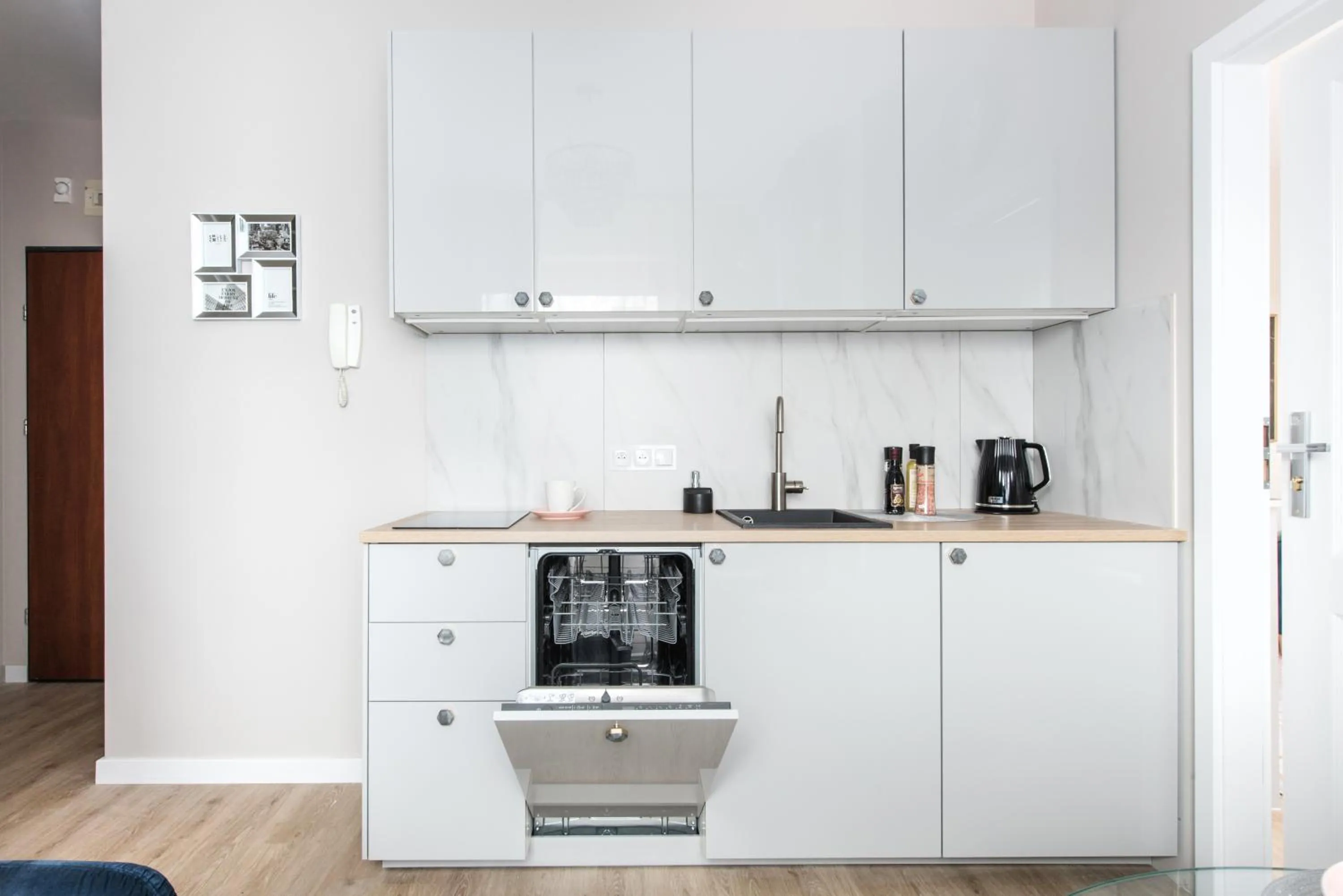 Coffee/tea facilities in SuperApart Chełmska 9 - Blisko Olinek i WFDIF