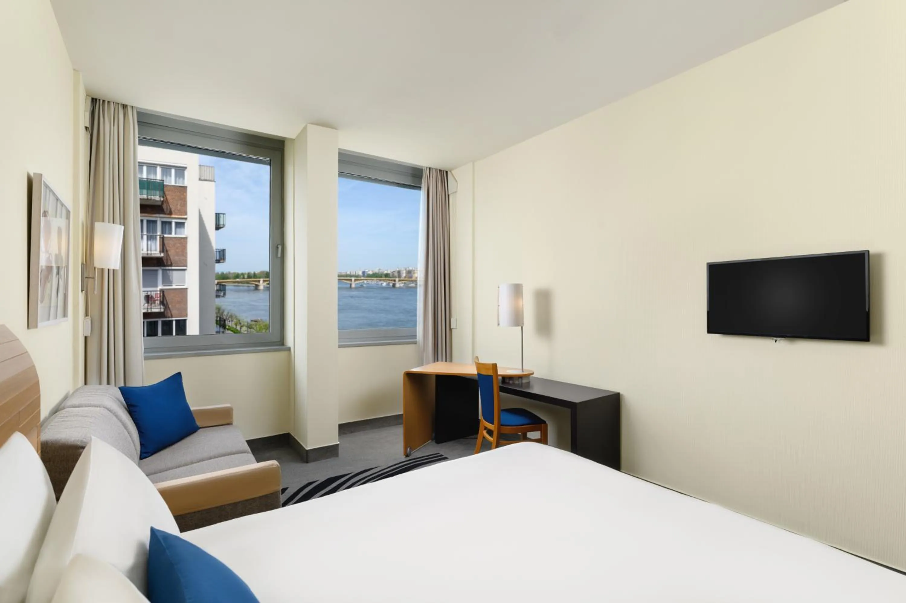 Bed in Novotel Budapest Danube