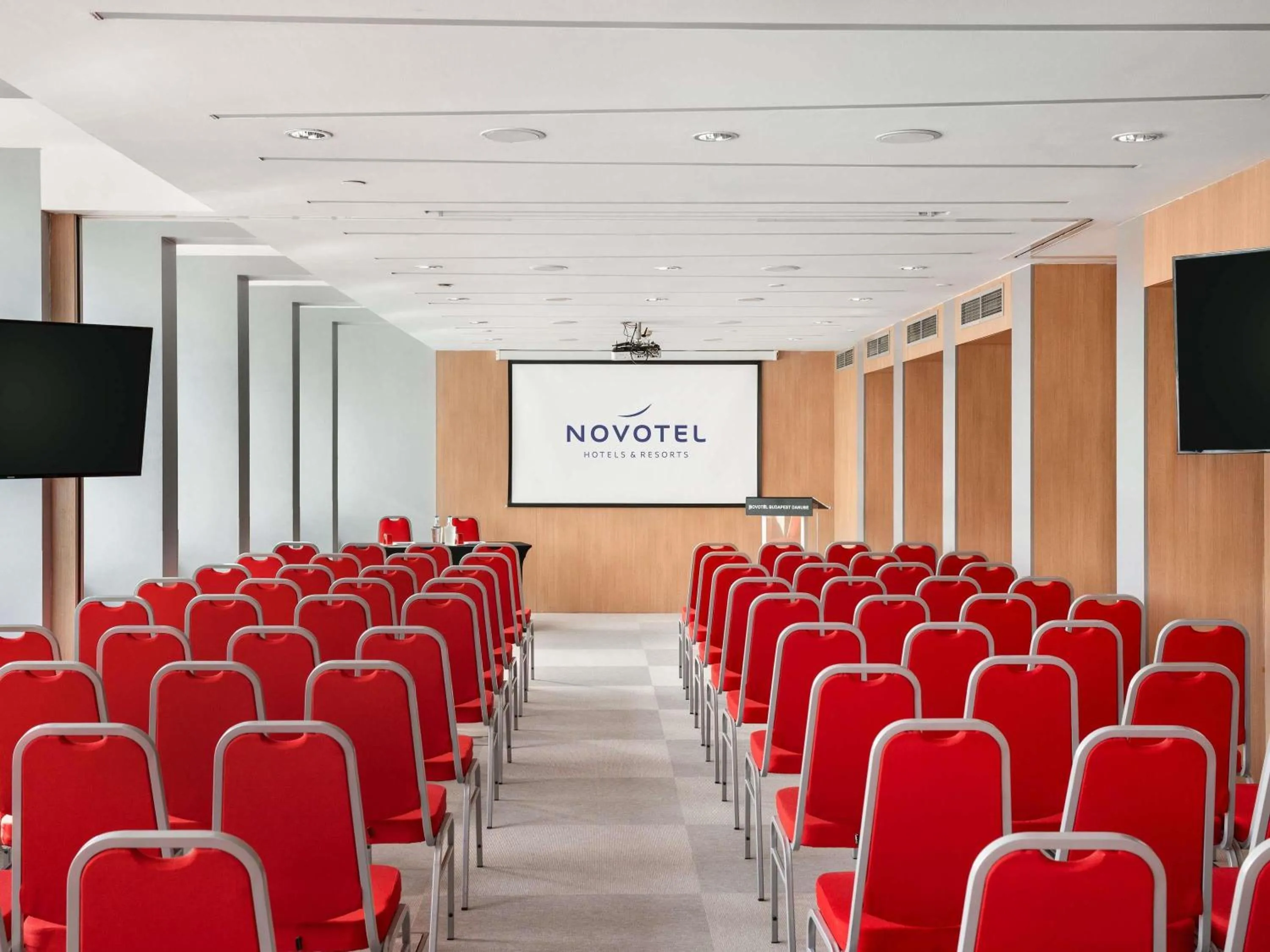 Meeting/conference room in Novotel Budapest Danube