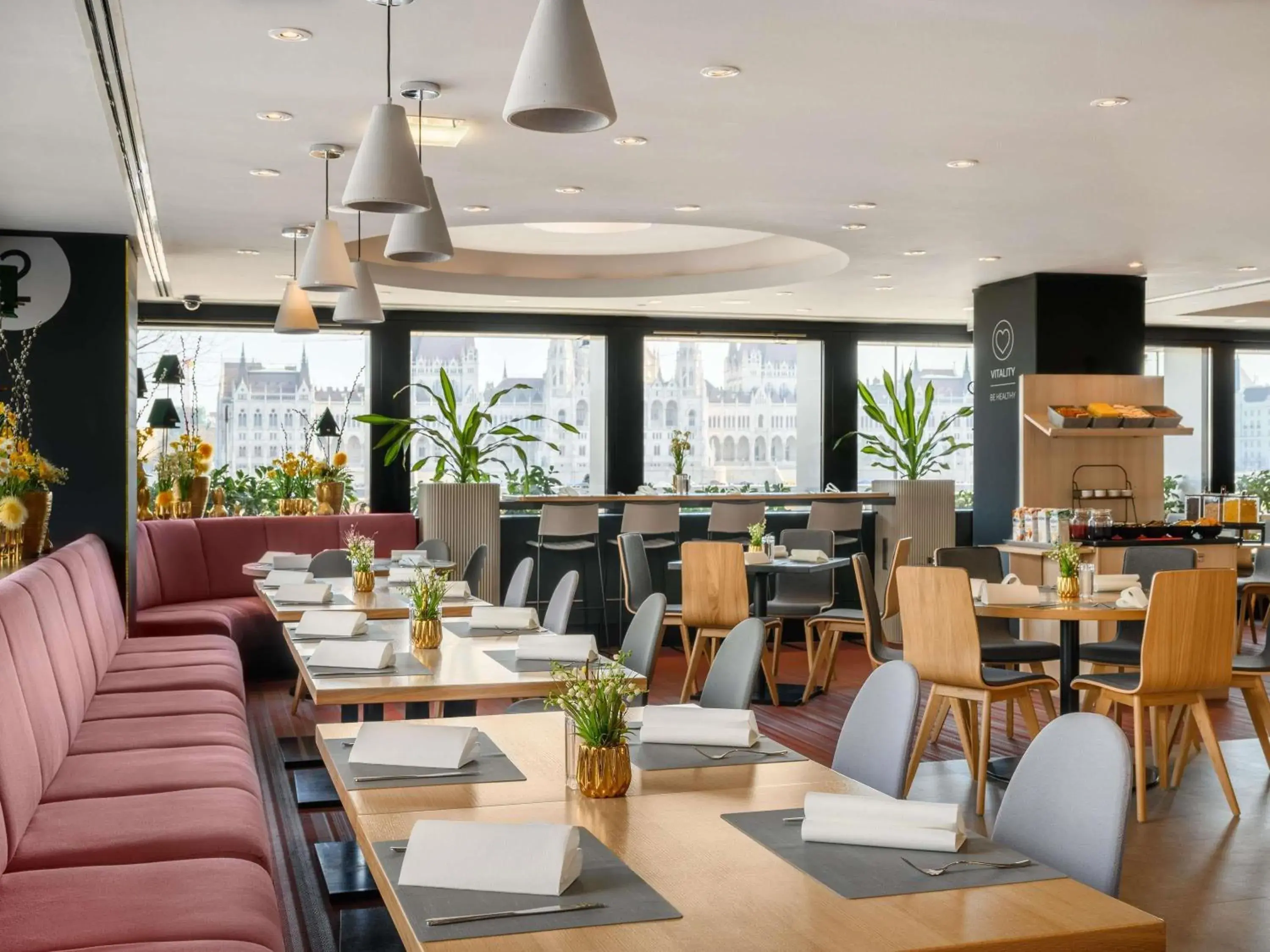 Property building in Novotel Budapest Danube Property building in Novotel Budapest Danube