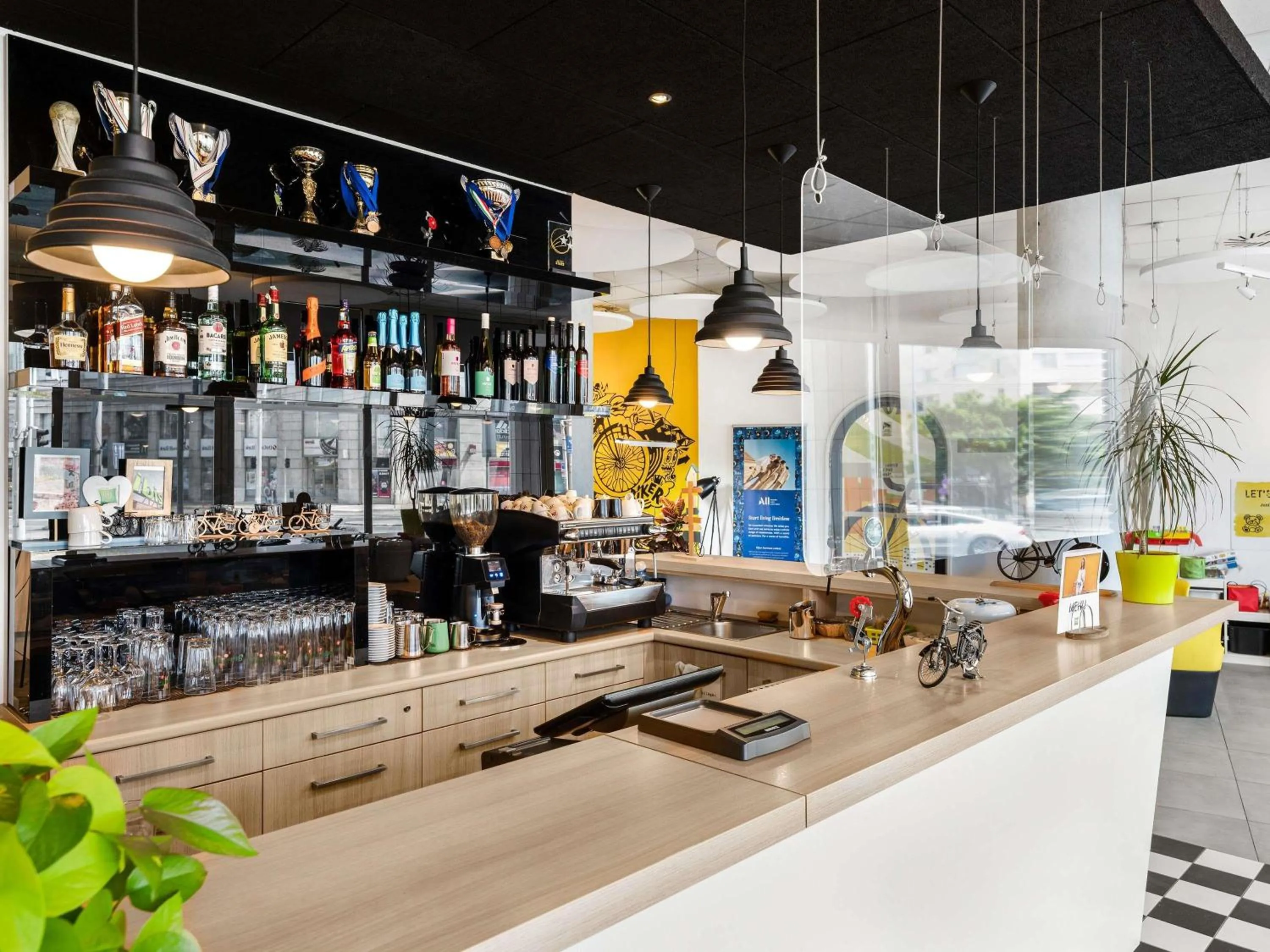 Lounge or bar in Ibis Styles Budapest City