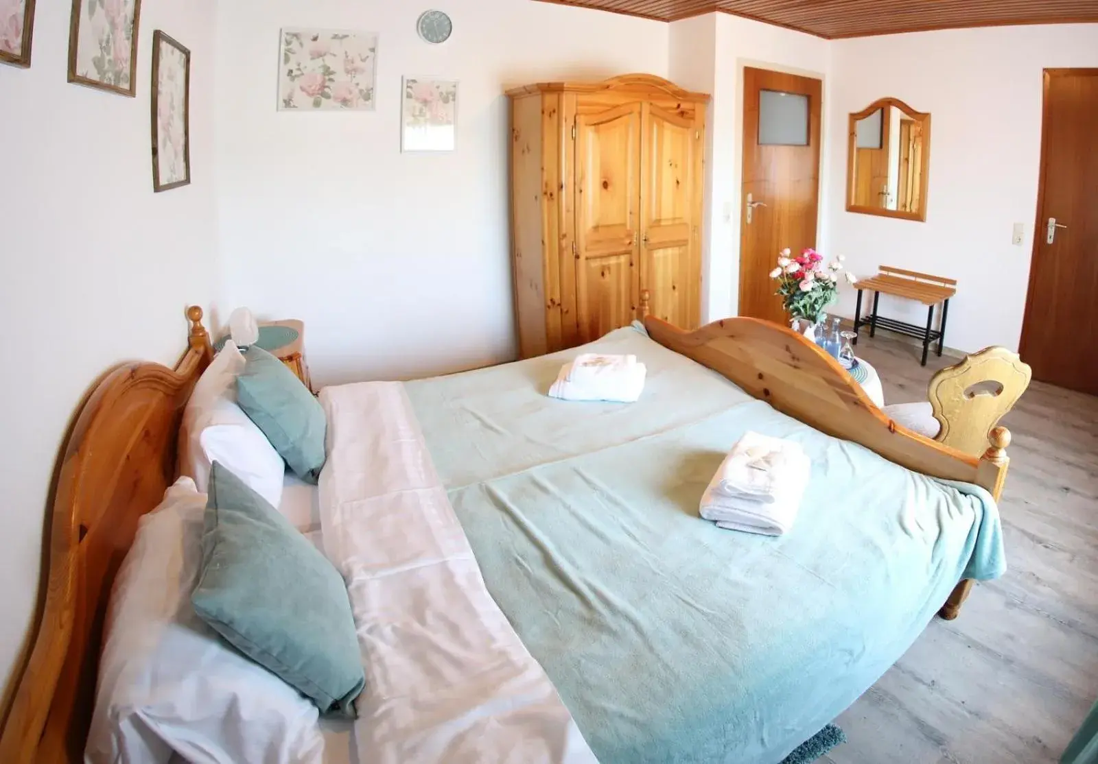 Bedroom, Bed in Zum Burgkeller Bedroom, Bed in Zum Burgkeller