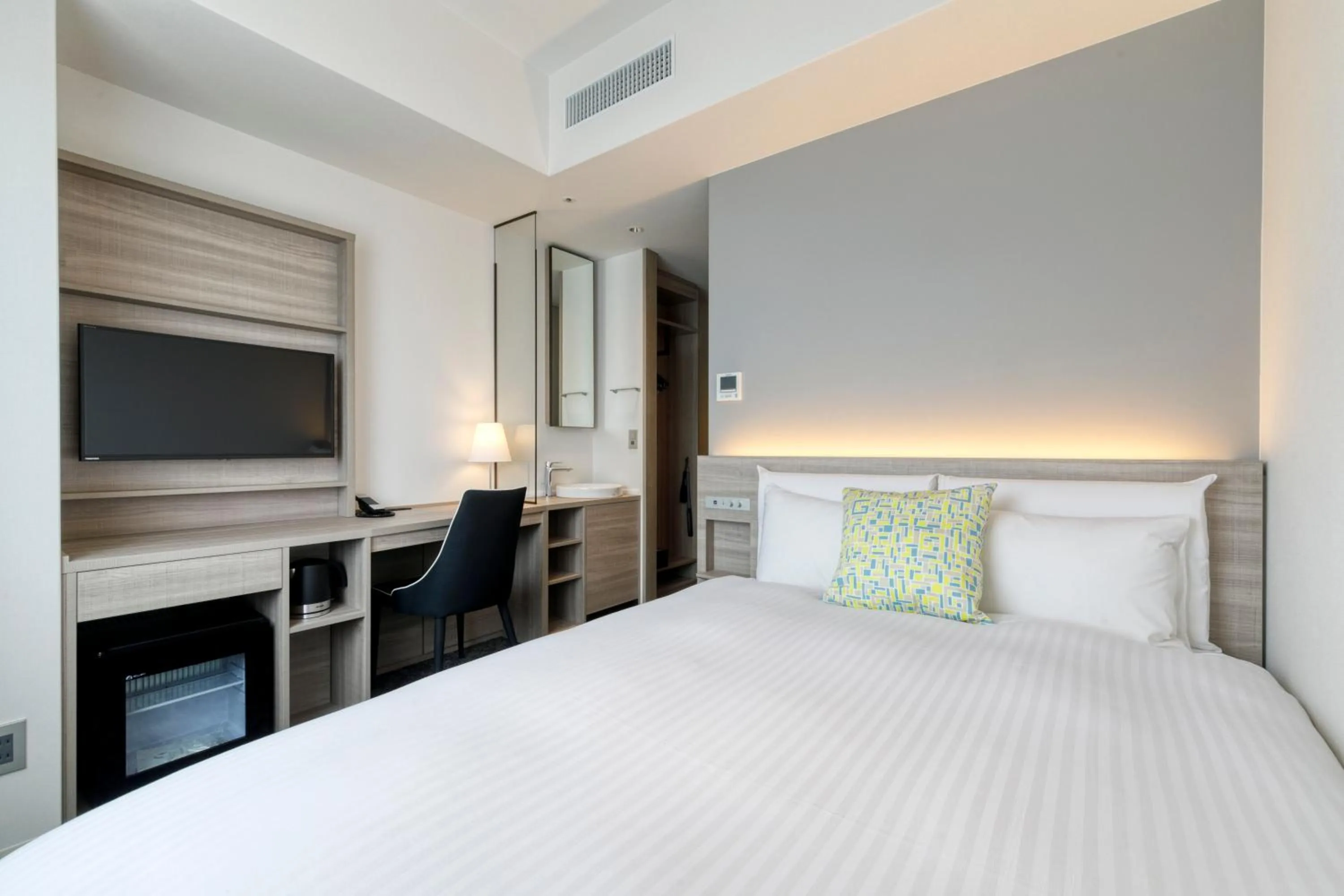 Photo of the whole room, Bed in Glocal Hotel Itoshima