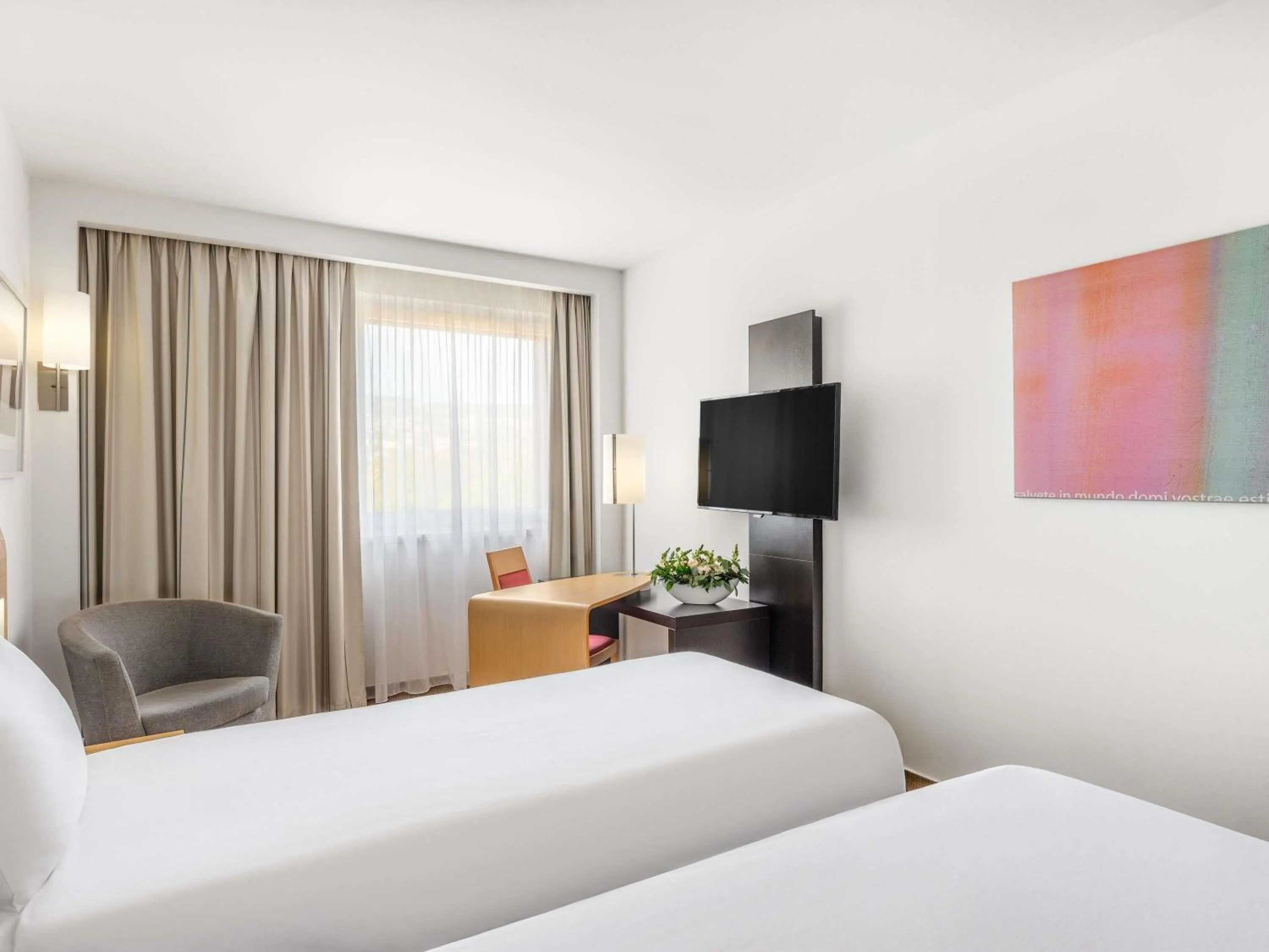 Bedroom, Bed in Novotel Budapest City