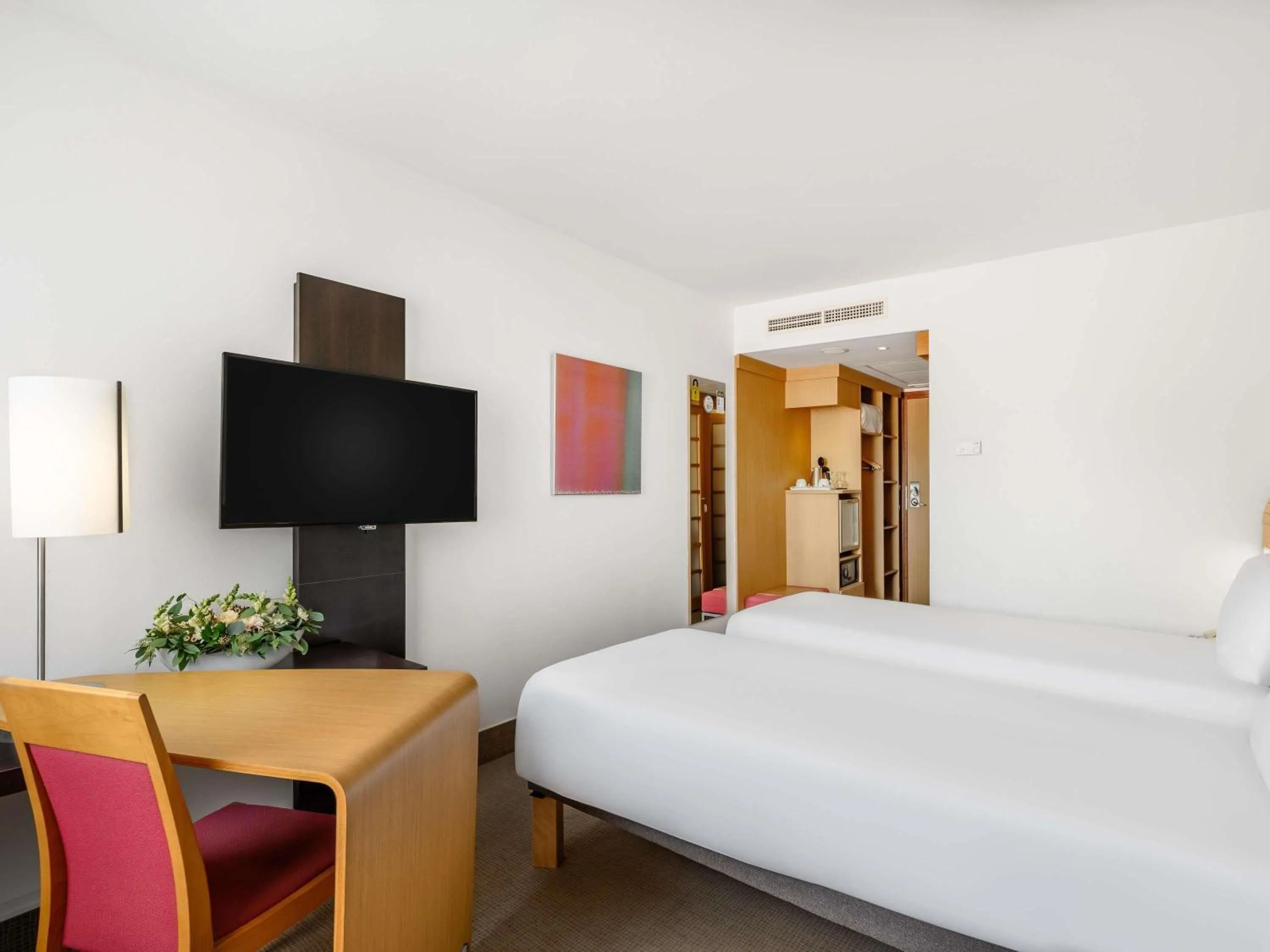 Bedroom, Bed in Novotel Budapest City