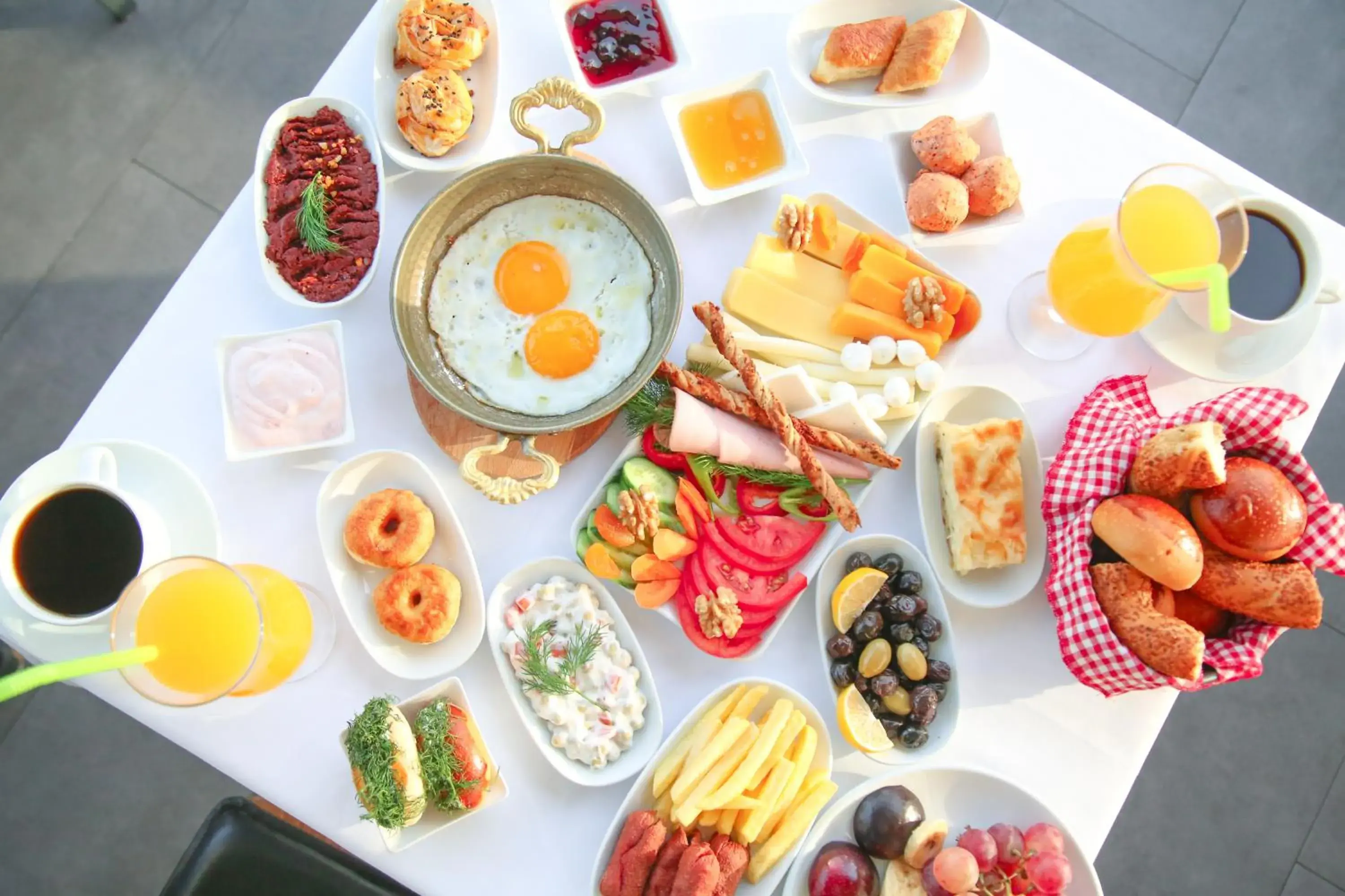 Breakfast in HOTEL BRONTE Breakfast in HOTEL BRONTE