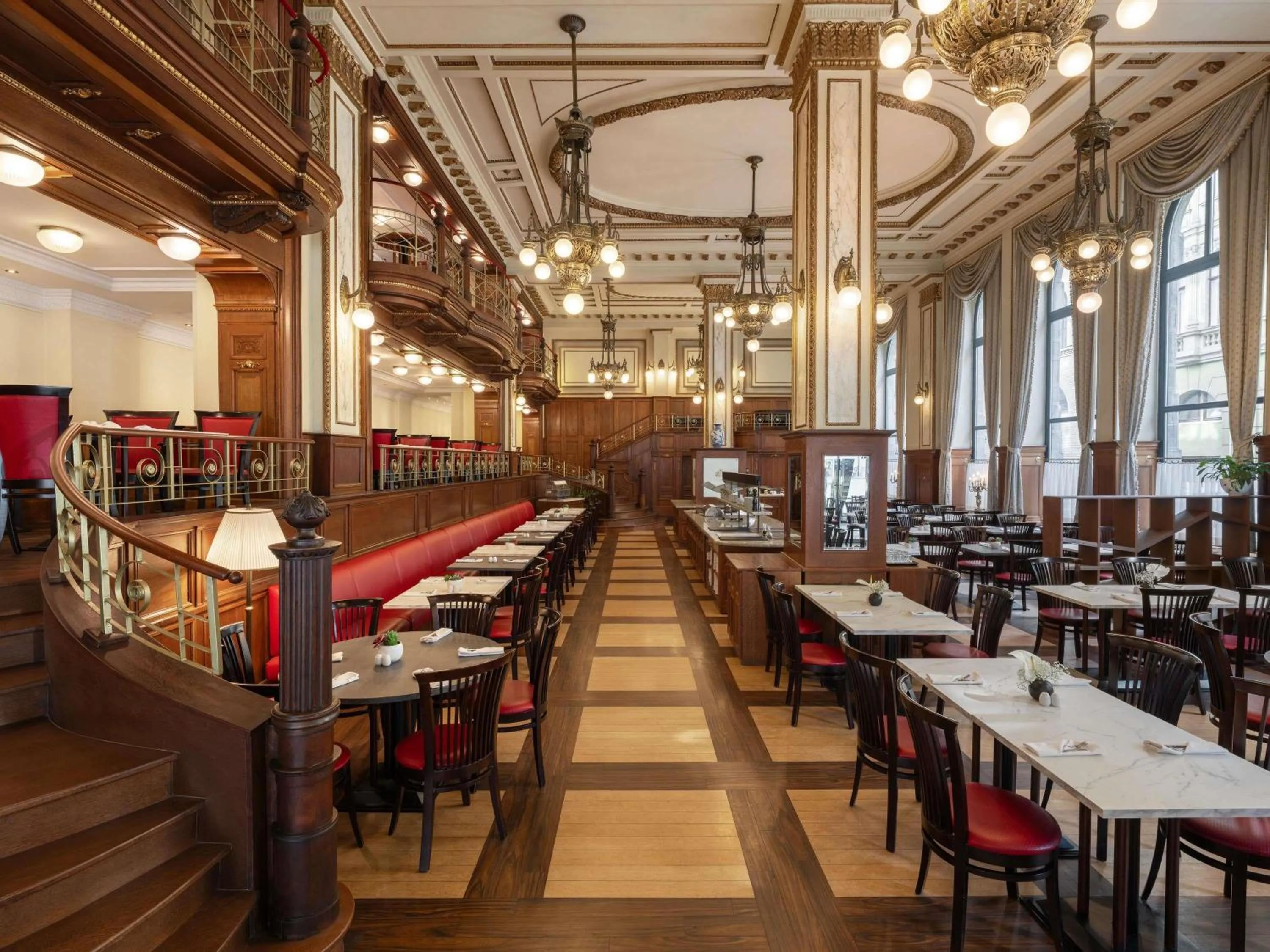 Restaurant/places to eat in Mövenpick Hotel Budapest Centre