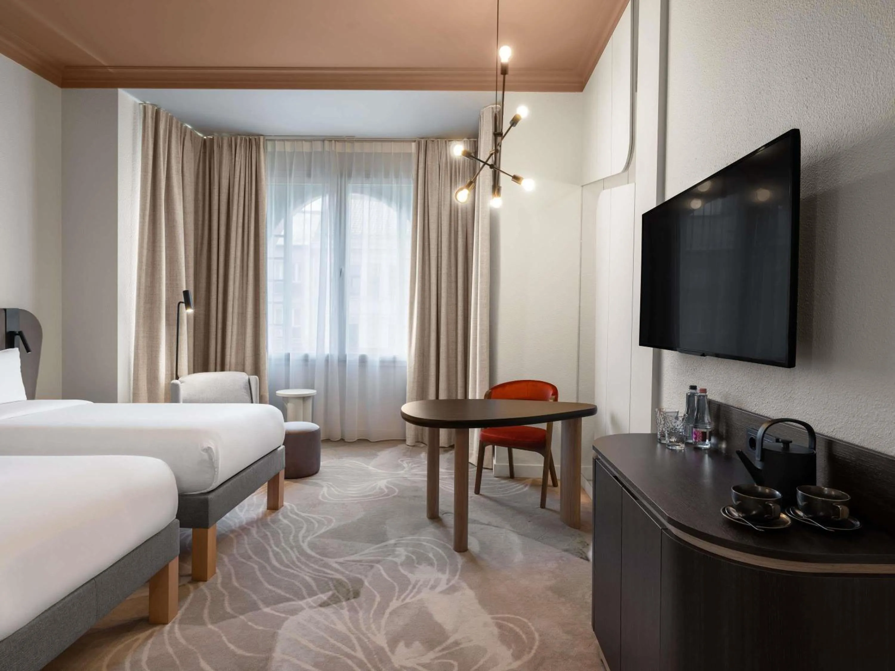 Bedroom, Bed in Mövenpick Hotel Budapest Centre