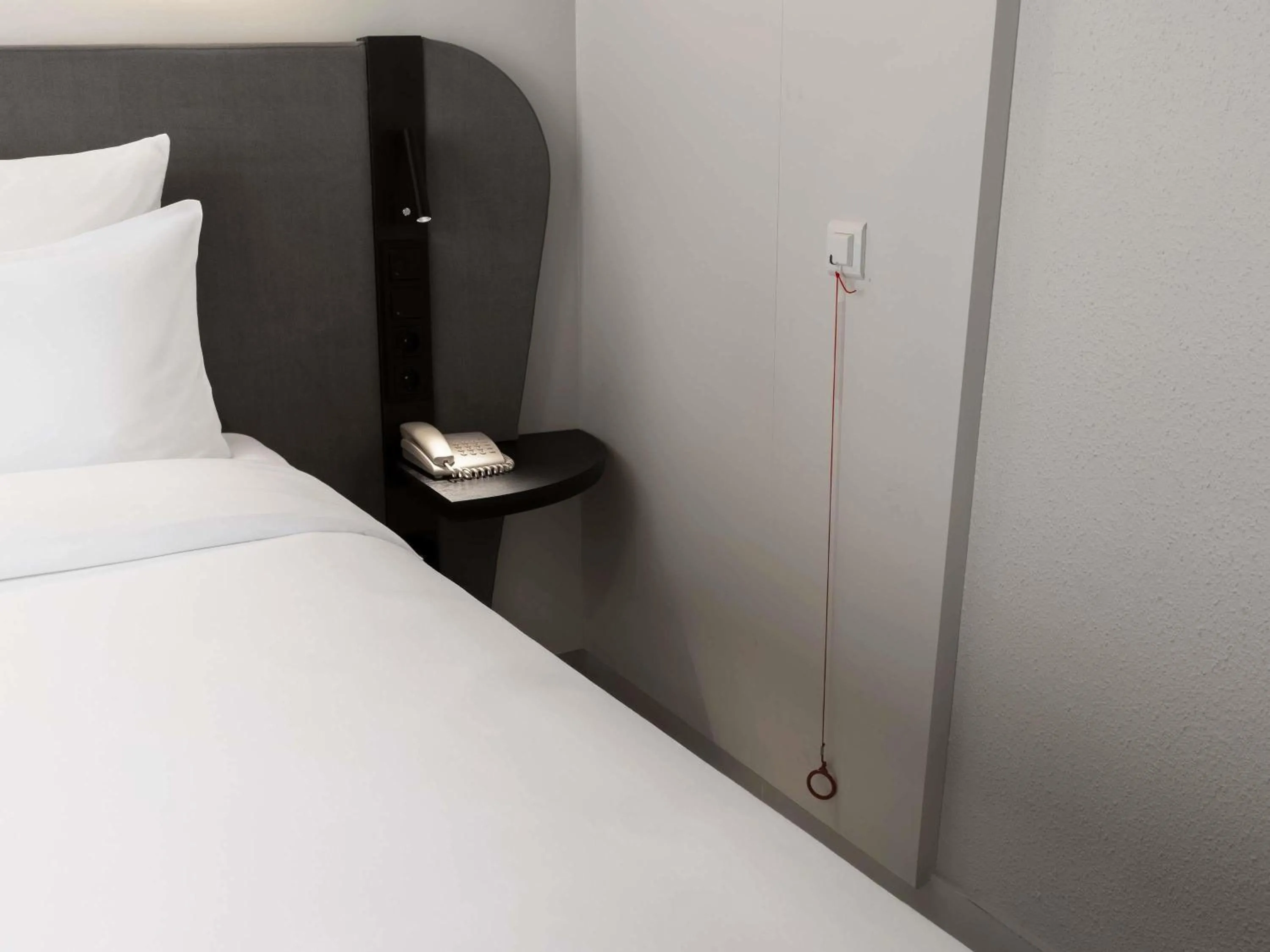 Bedroom, Bed in Mövenpick Hotel Budapest Centre