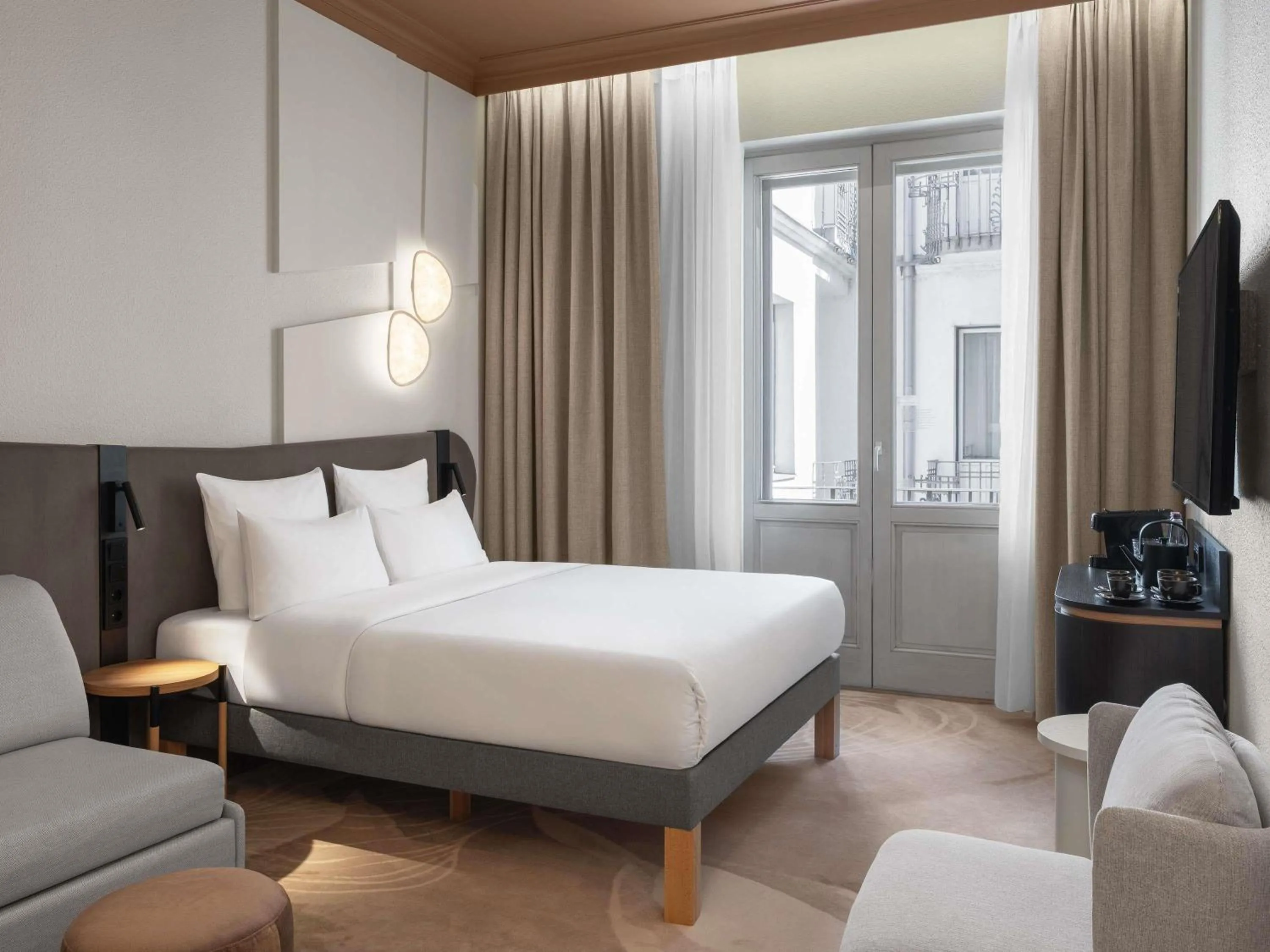 Bedroom, Bed in Mövenpick Hotel Budapest Centre