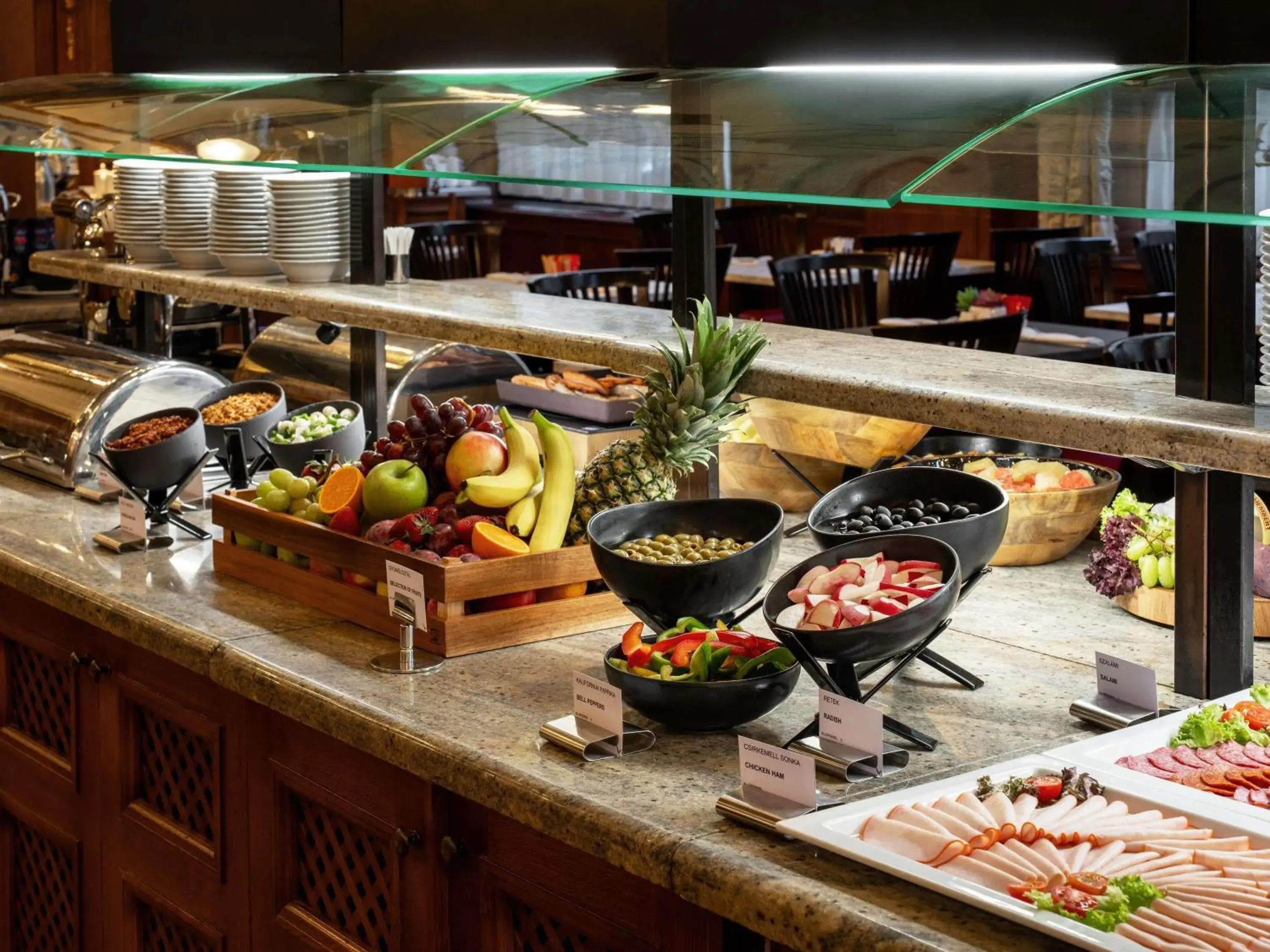 Restaurant/places to eat in Mövenpick Hotel Budapest Centre Restaurant/places to eat in Mövenpick Hotel Budapest Centre