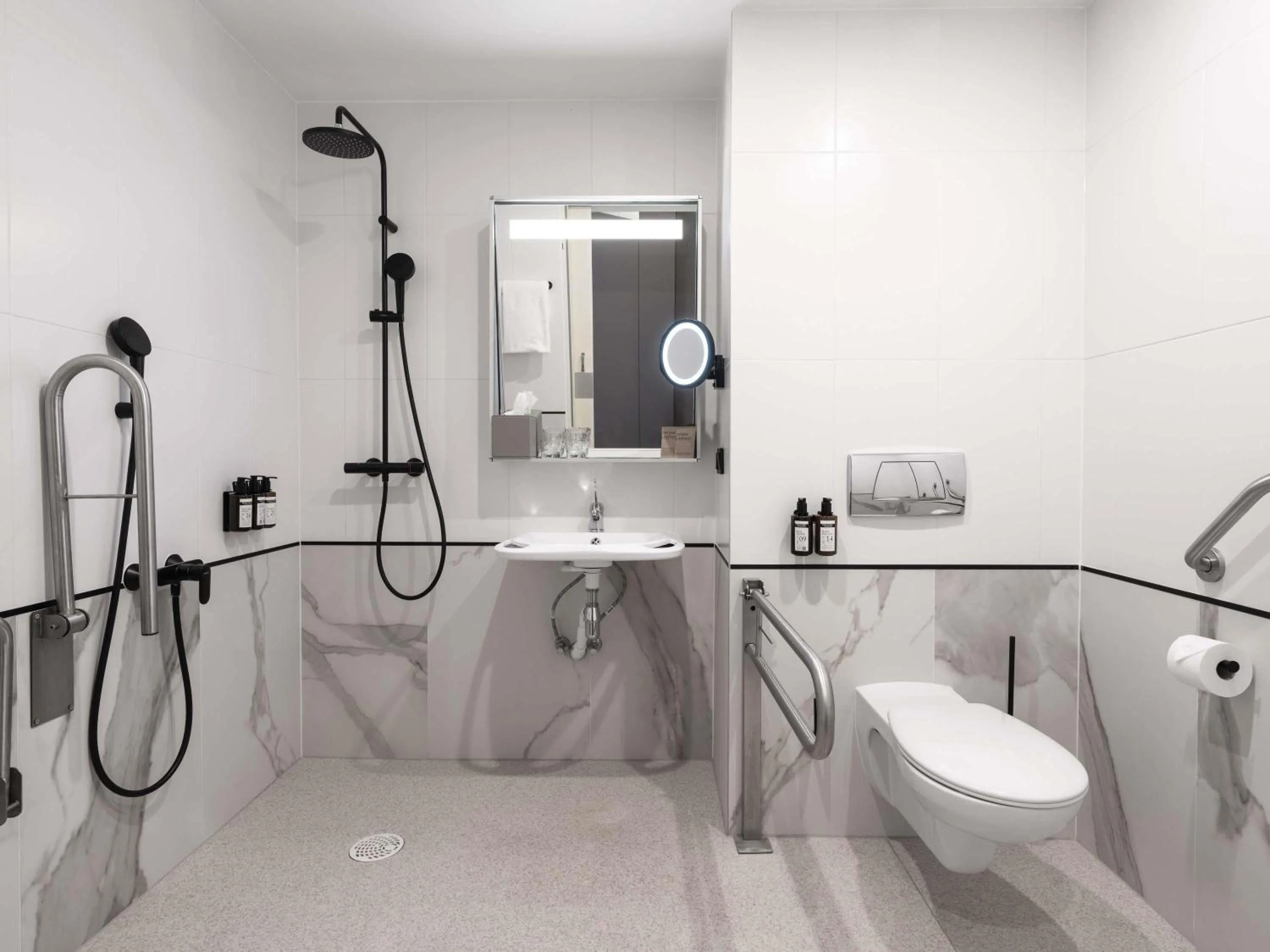 Bedroom in Mövenpick Hotel Budapest Centre