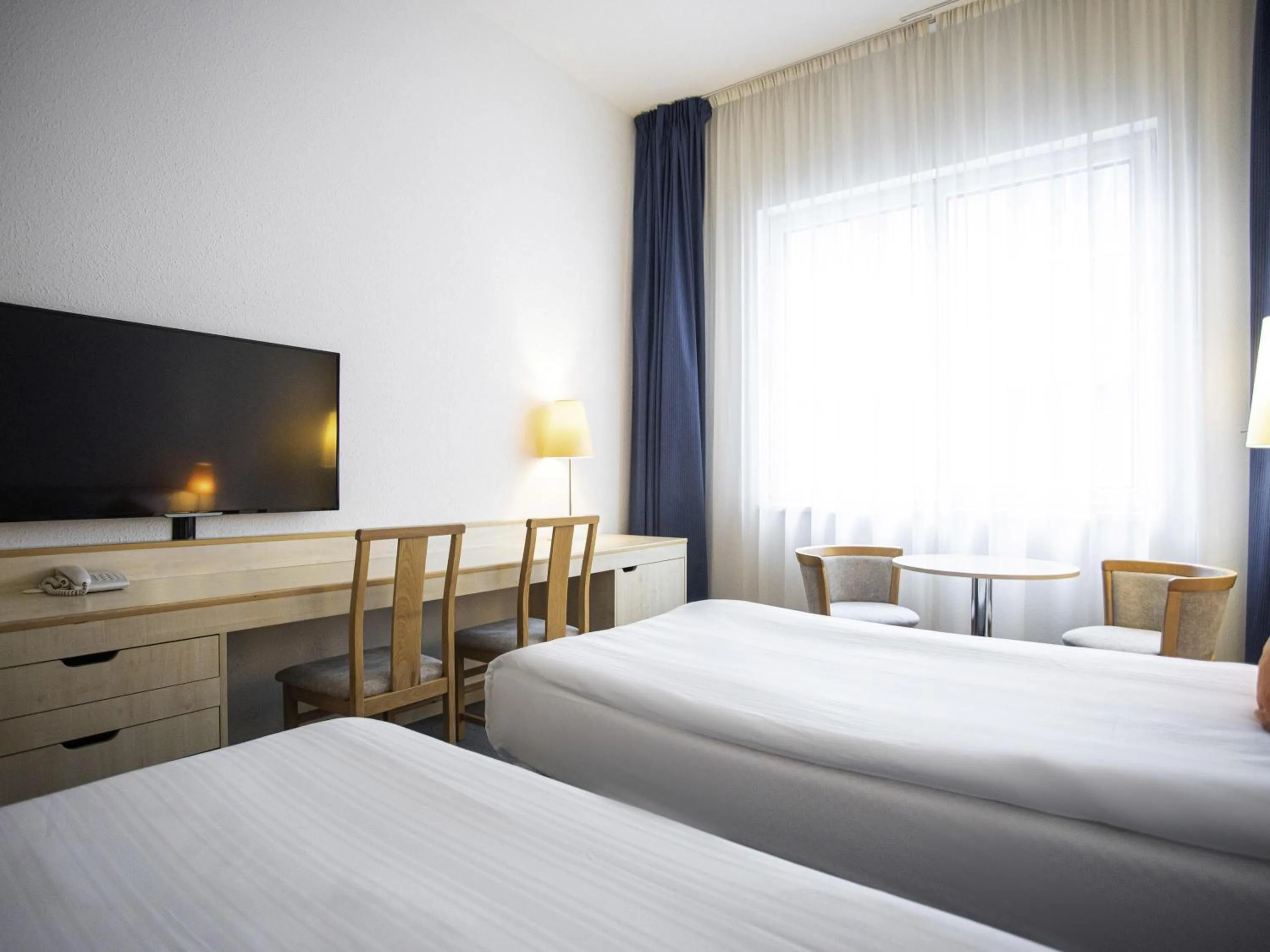 Bedroom, Bed in Mövenpick Hotel Budapest Centre