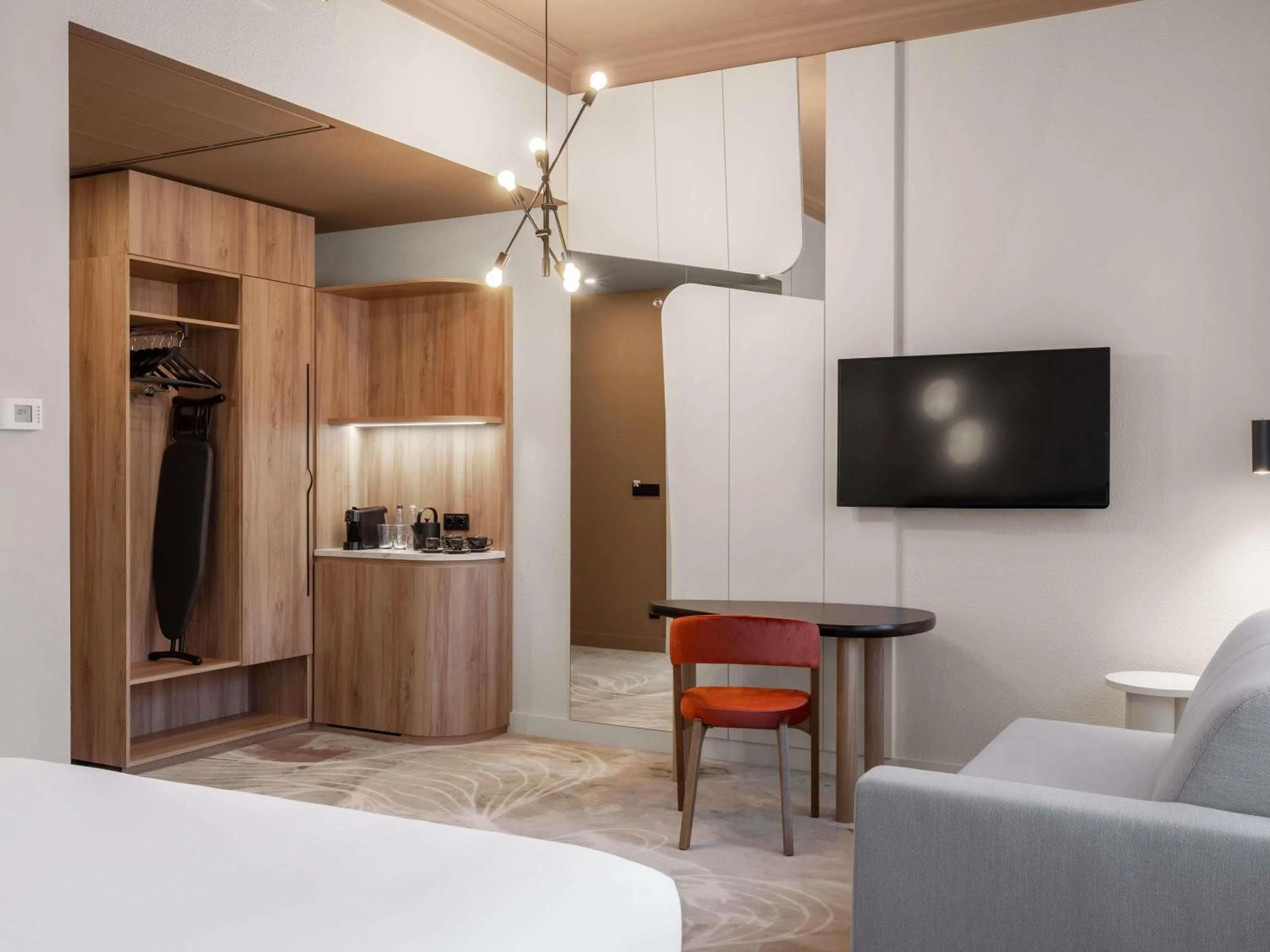 Bedroom, Bed in Mövenpick Hotel Budapest Centre