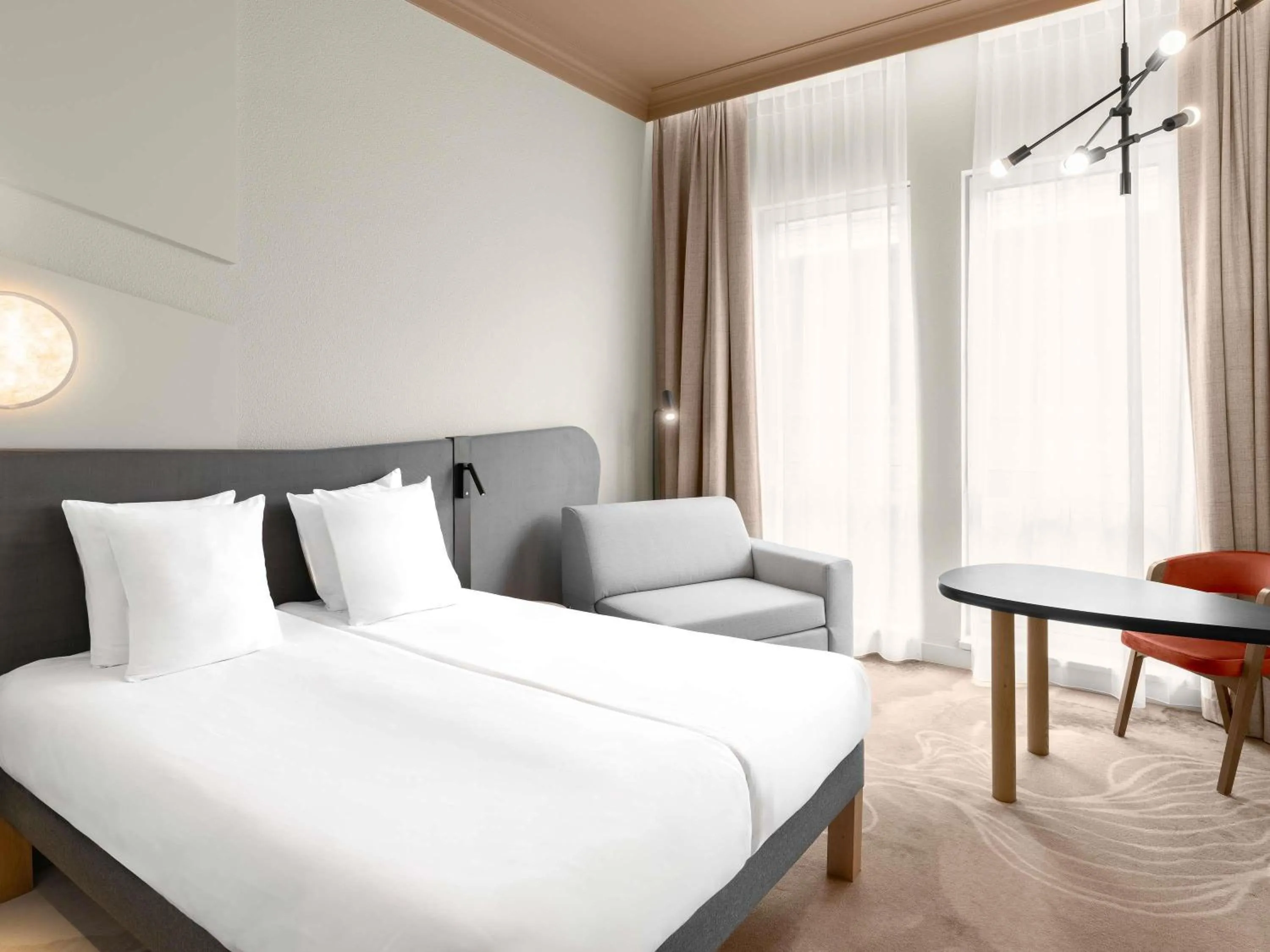 Bedroom, Bed in Mövenpick Hotel Budapest Centre