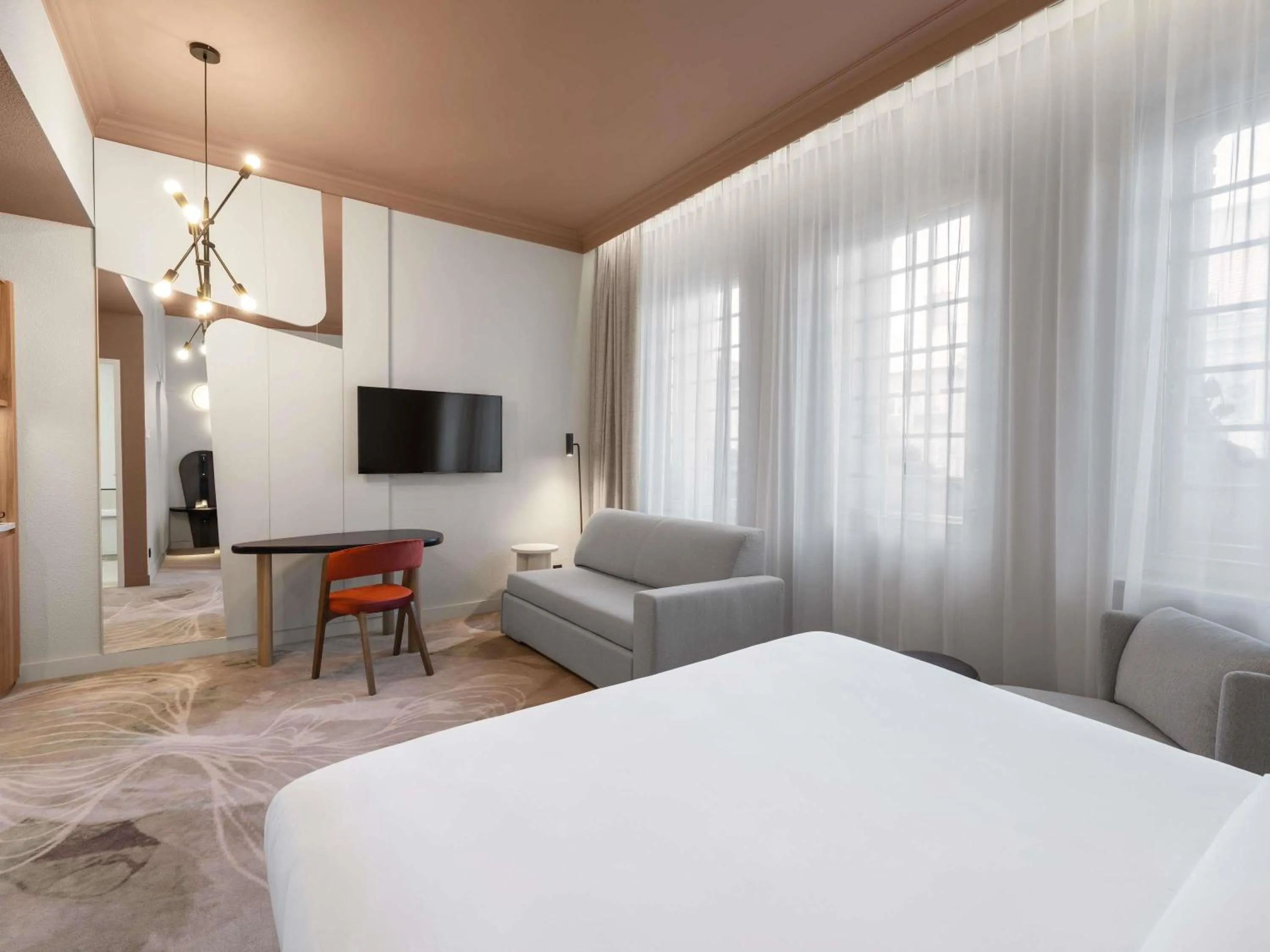 Bedroom, Bed in Mövenpick Hotel Budapest Centre