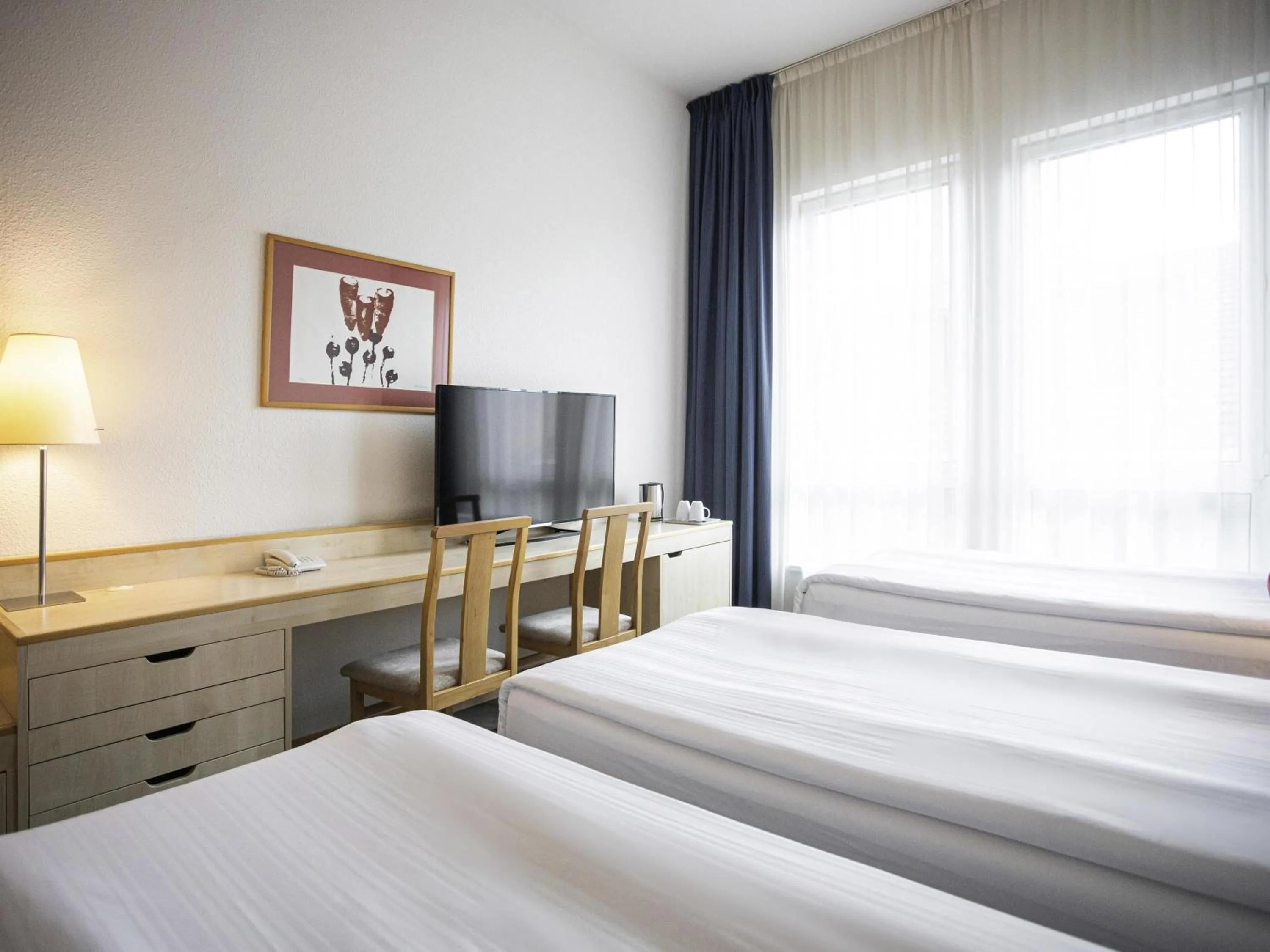 Bedroom, Bed in Mövenpick Hotel Budapest Centre