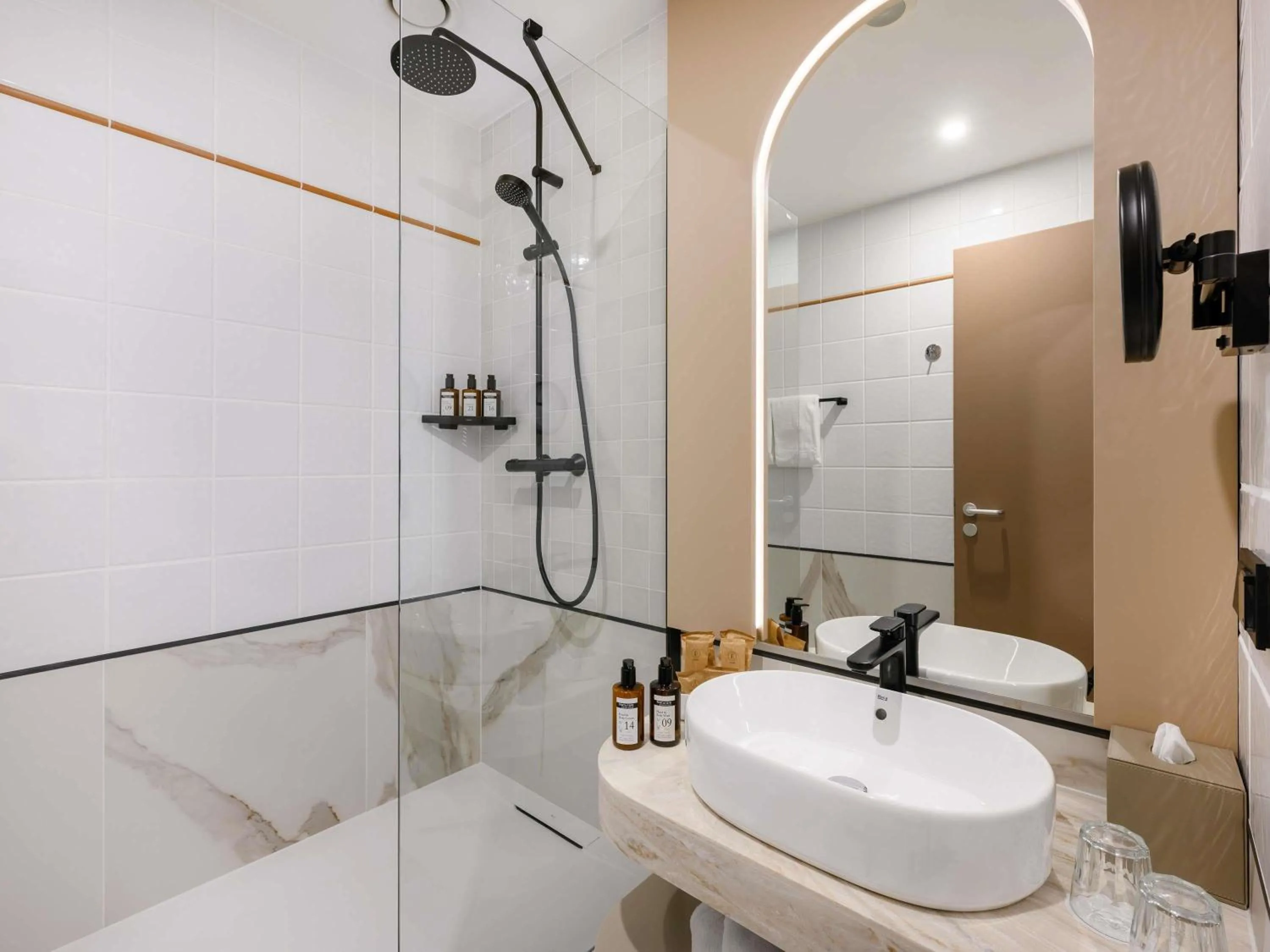 Bedroom in Mövenpick Hotel Budapest Centre