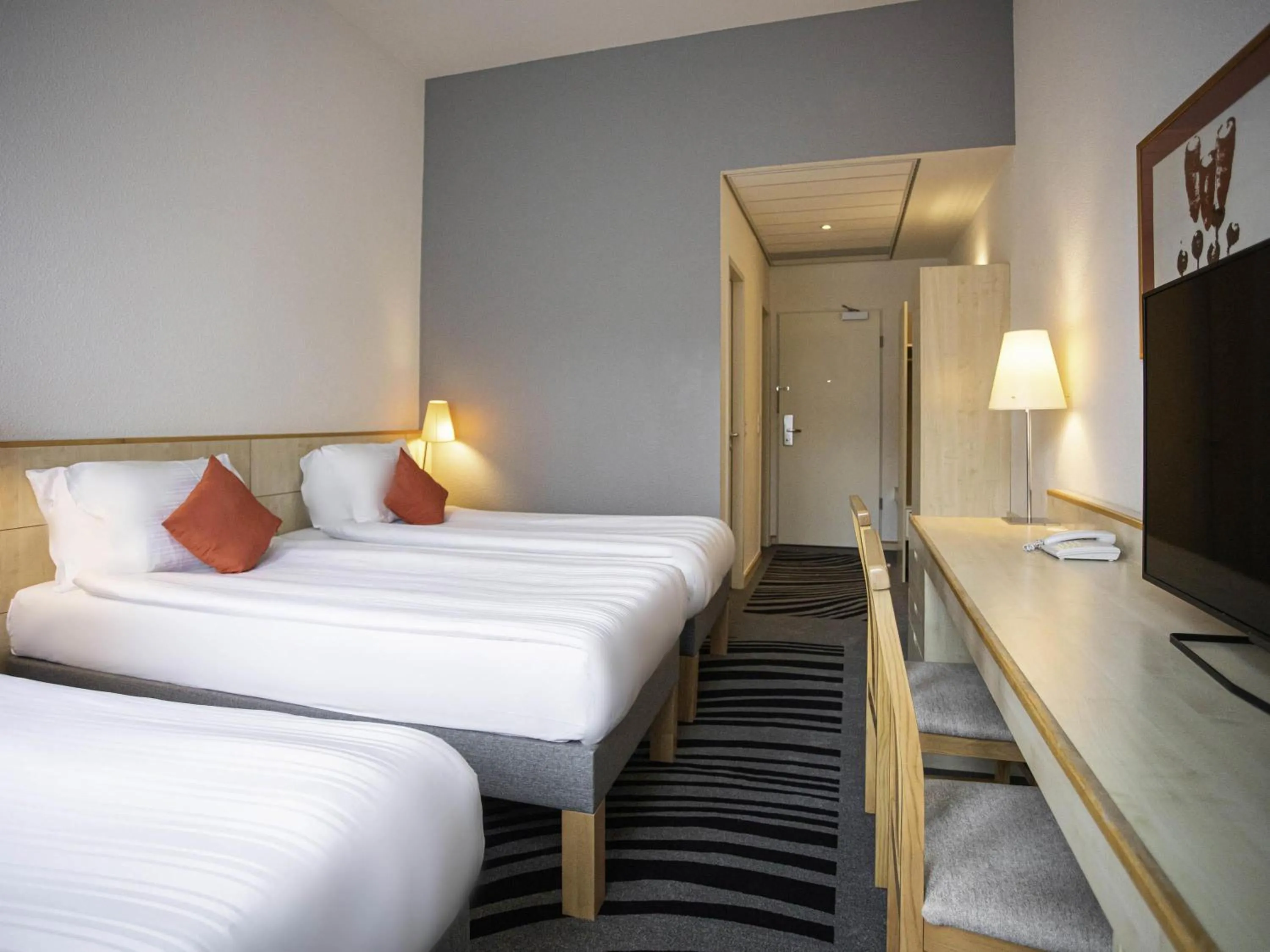 Bedroom, Bed in Mövenpick Hotel Budapest Centre