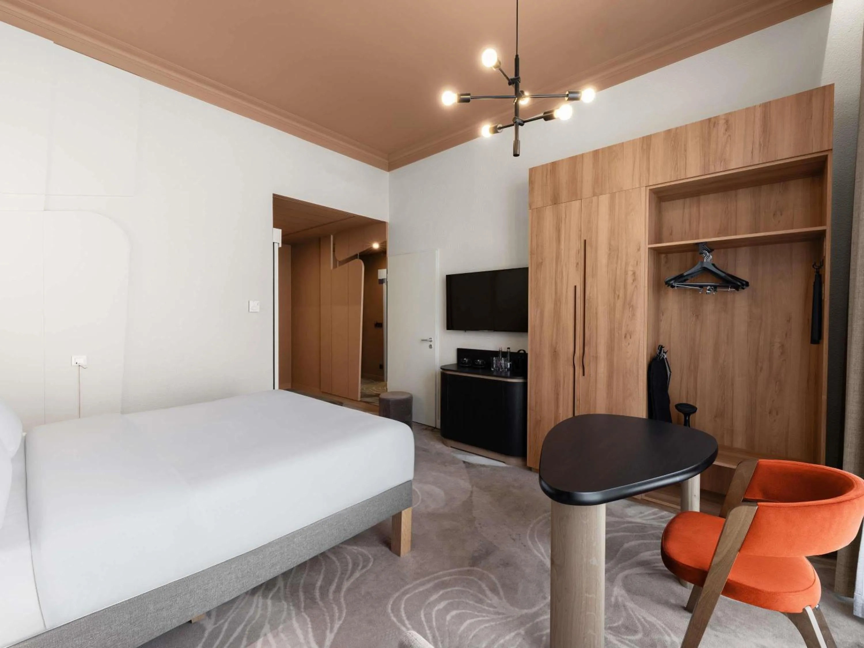 Bedroom, Bed in Mövenpick Hotel Budapest Centre