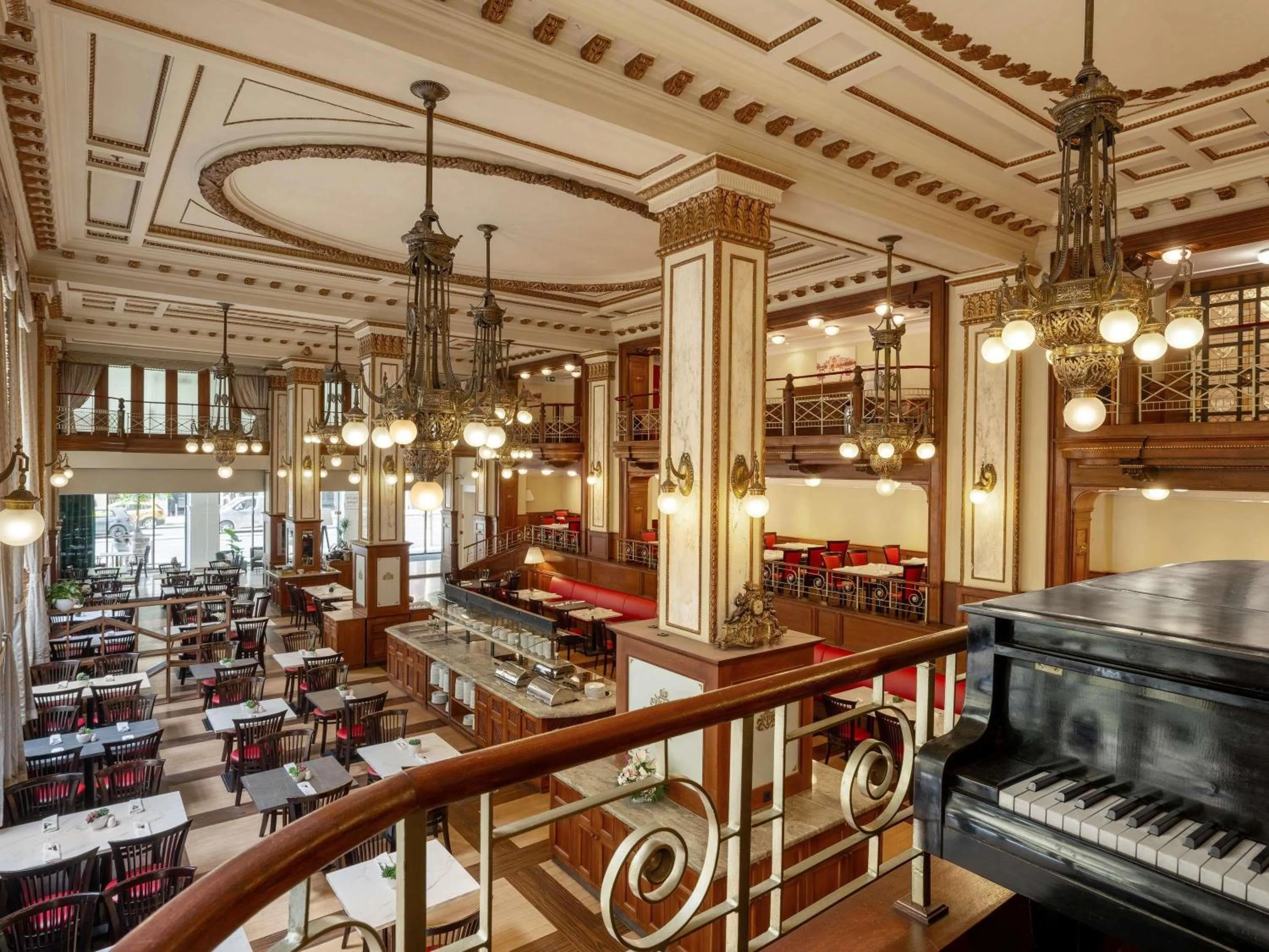 Restaurant/places to eat in Mövenpick Hotel Budapest Centre