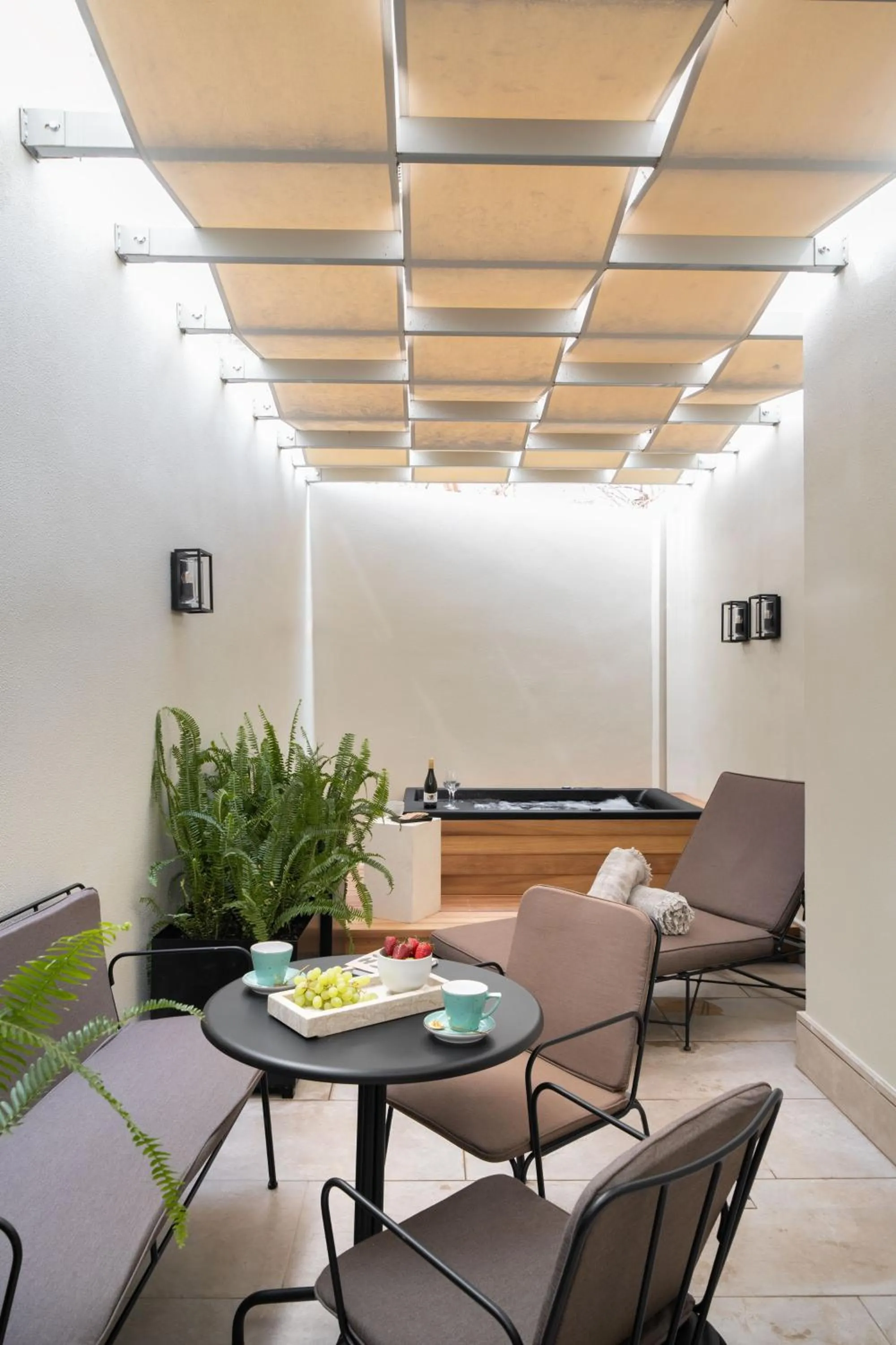 Patio in Kinglin Luxury Living