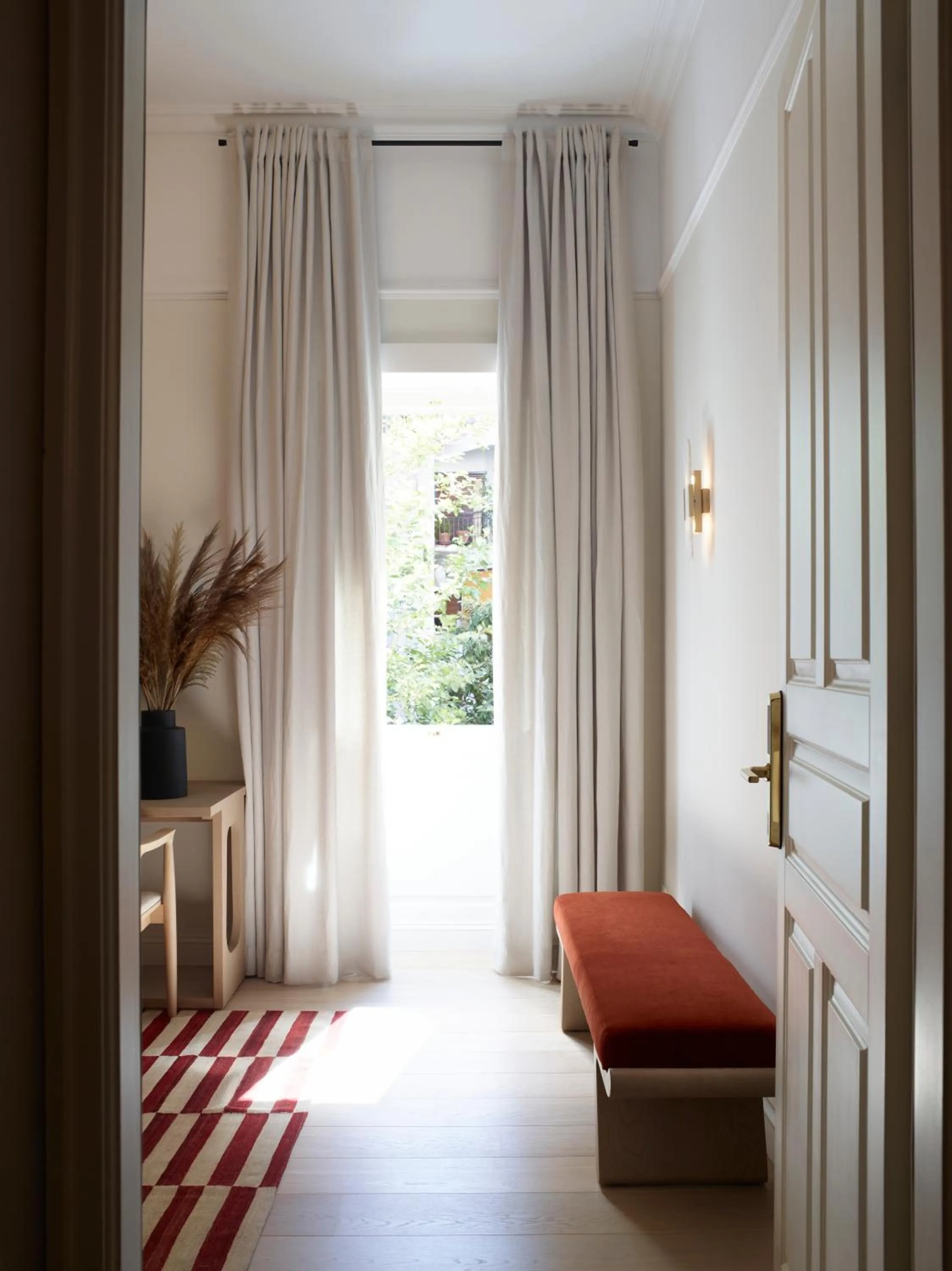 Decorative detail, Bed in Kinglin Luxury Living