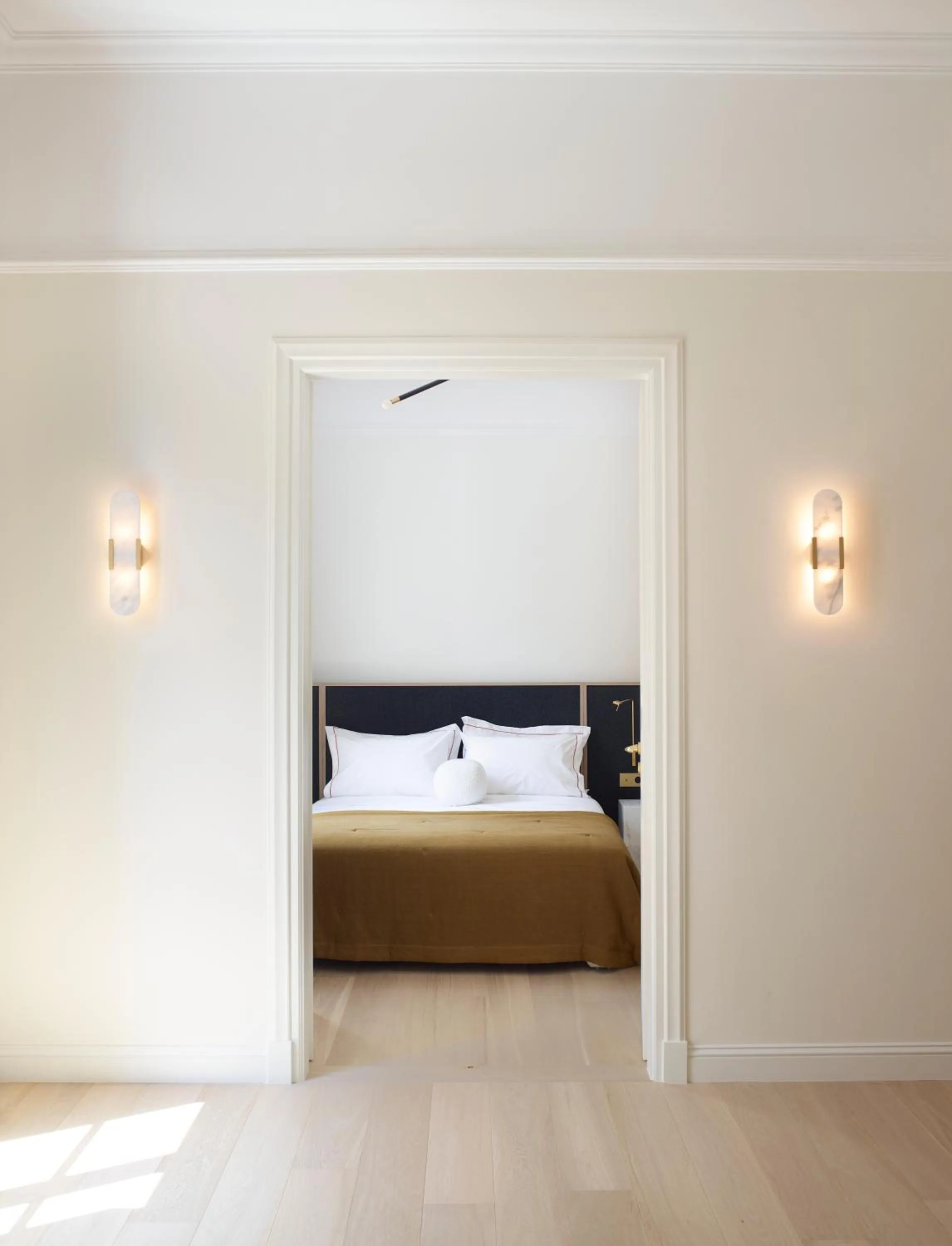 Bedroom, Bed in Kinglin Luxury Living