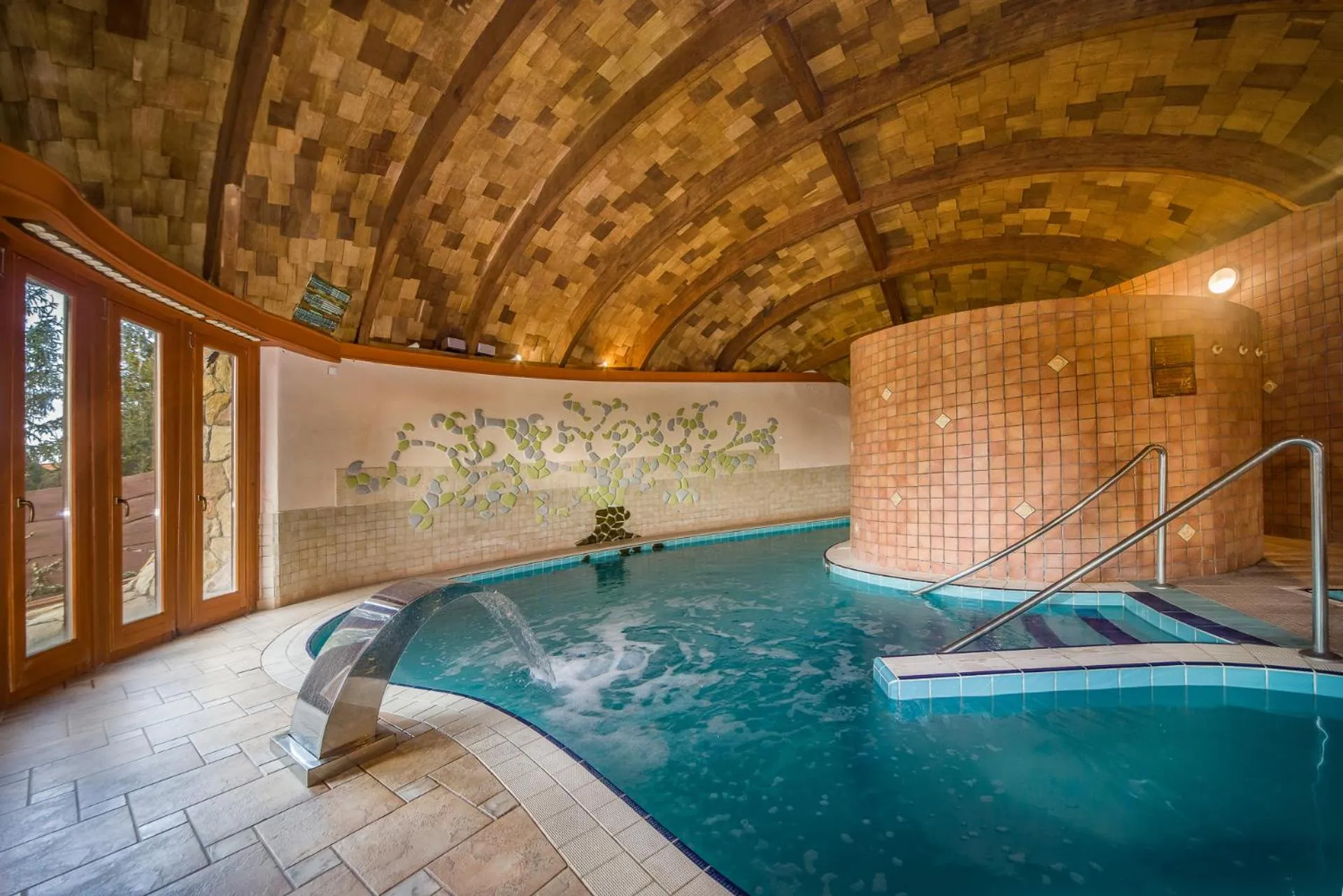 Swimming pool in Hotel Piroska