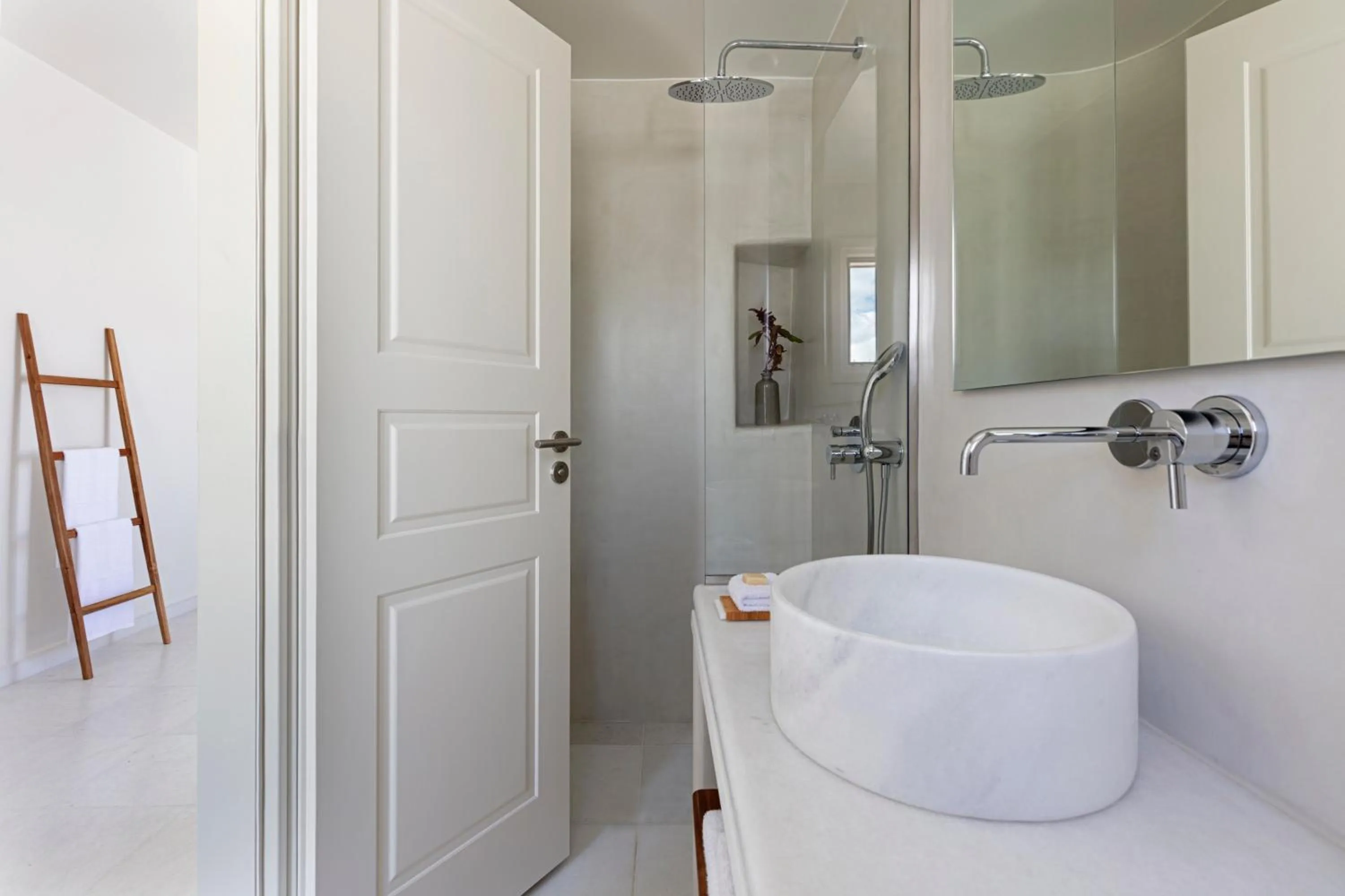 Bathroom in Ammothines Cycladic Suites