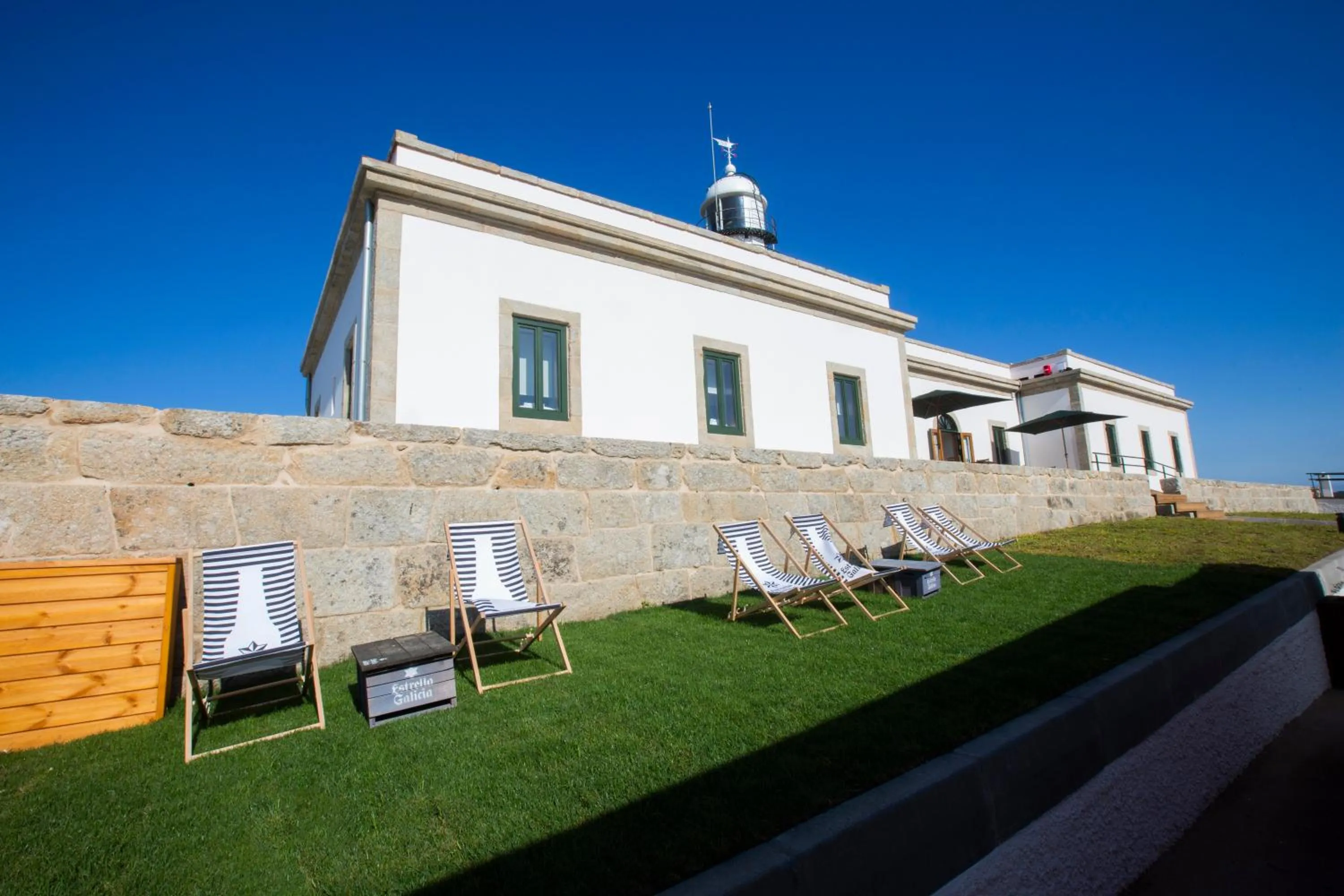 Patio in Hotel Faro Lariño